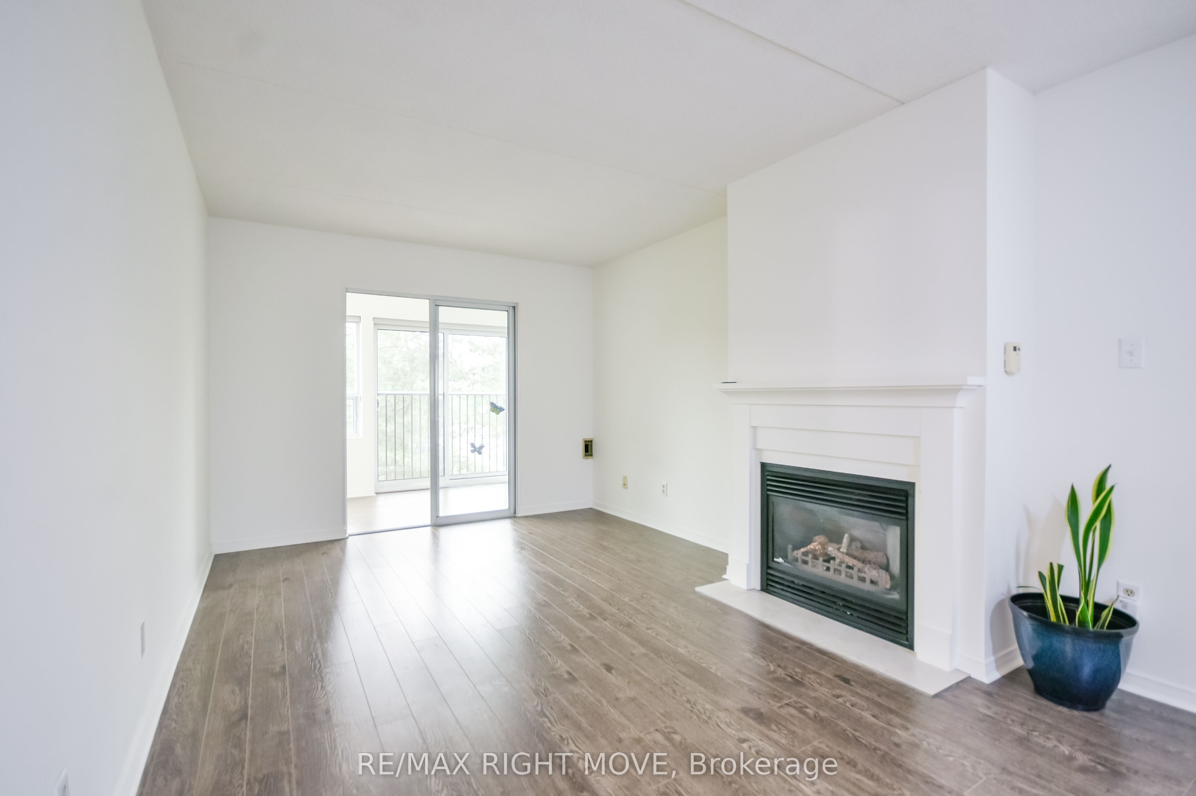 54 Fittons Road W 306 Property Photo 9