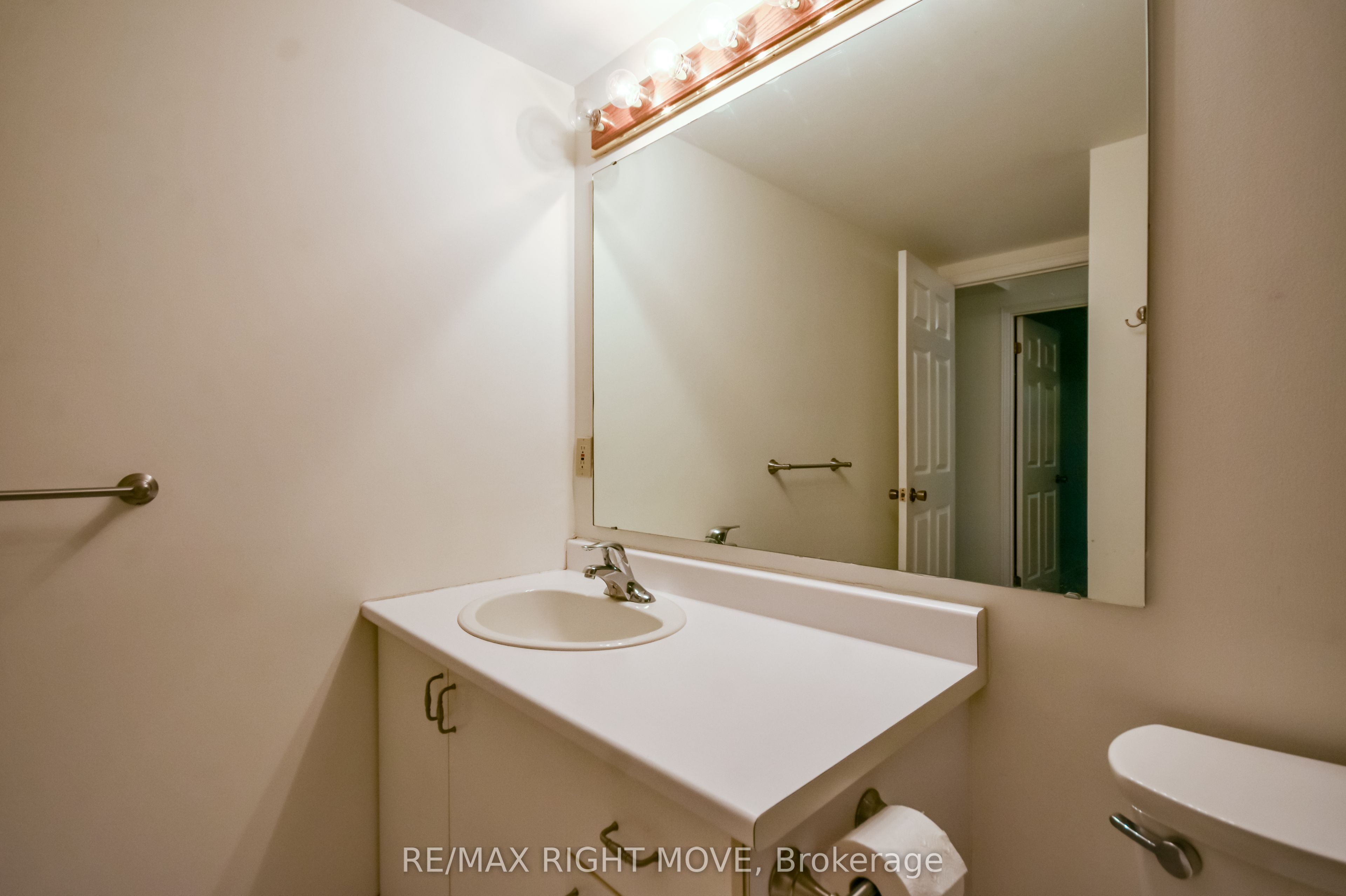 54 Fittons Road W 306 Property Photo 28