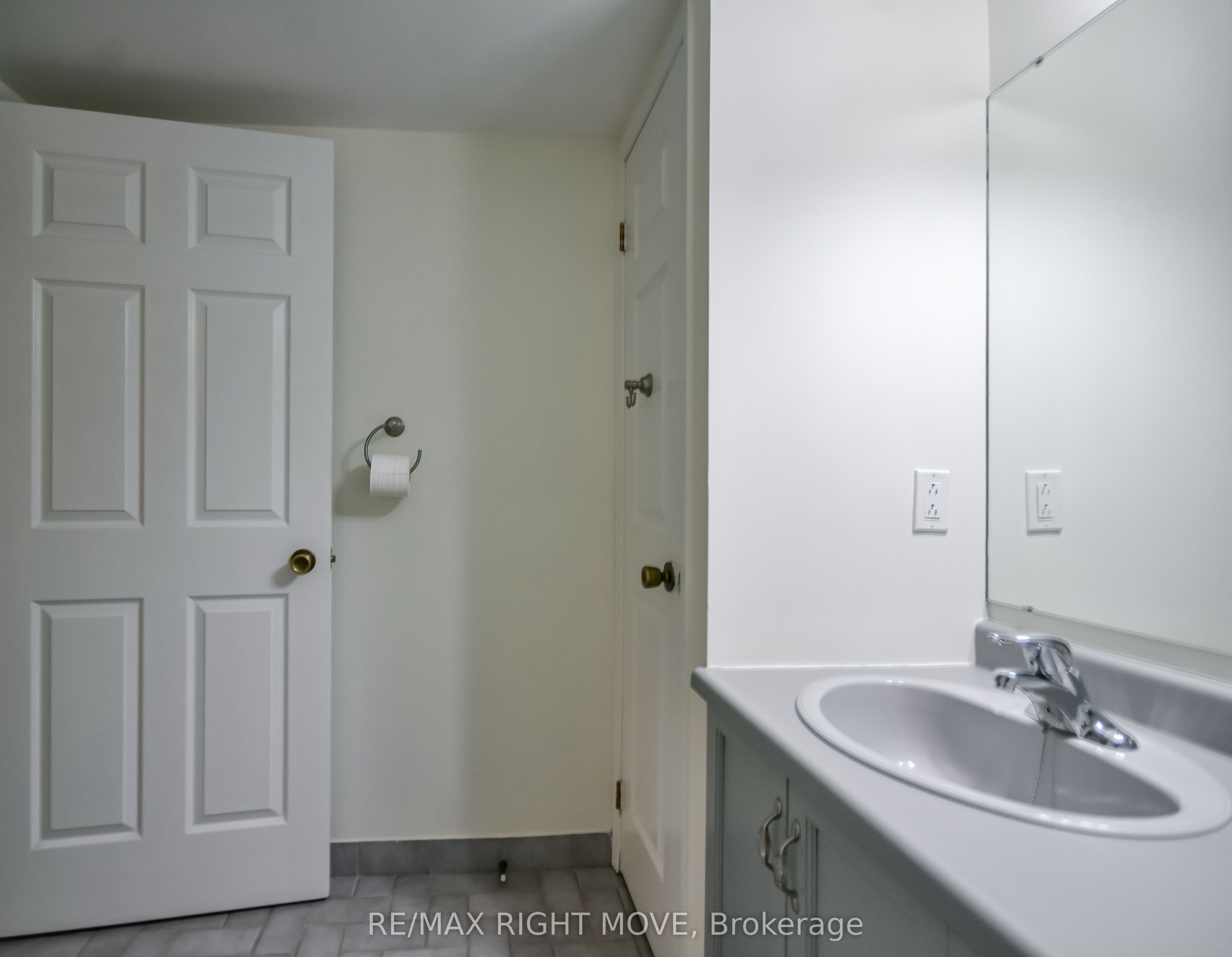 54 Fittons Road W 306 Property Photo 37