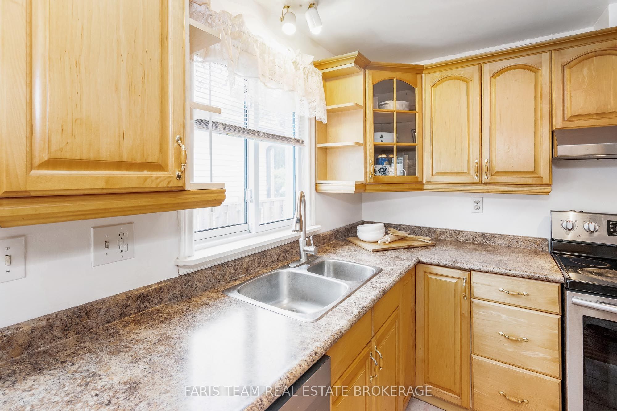 24 Laurie Crescent Property Photo 7