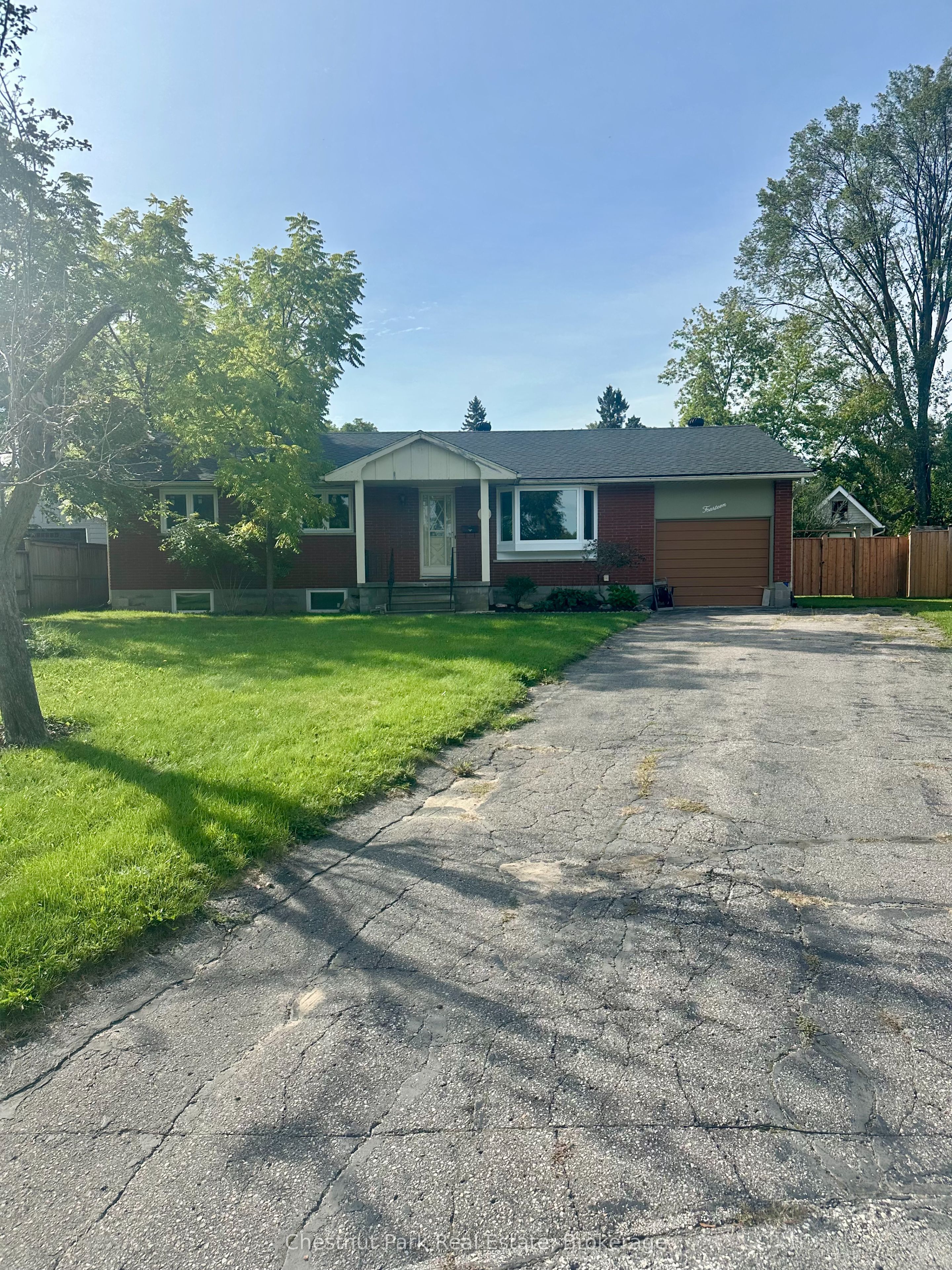 14 Brock Crescent Property Photo 1