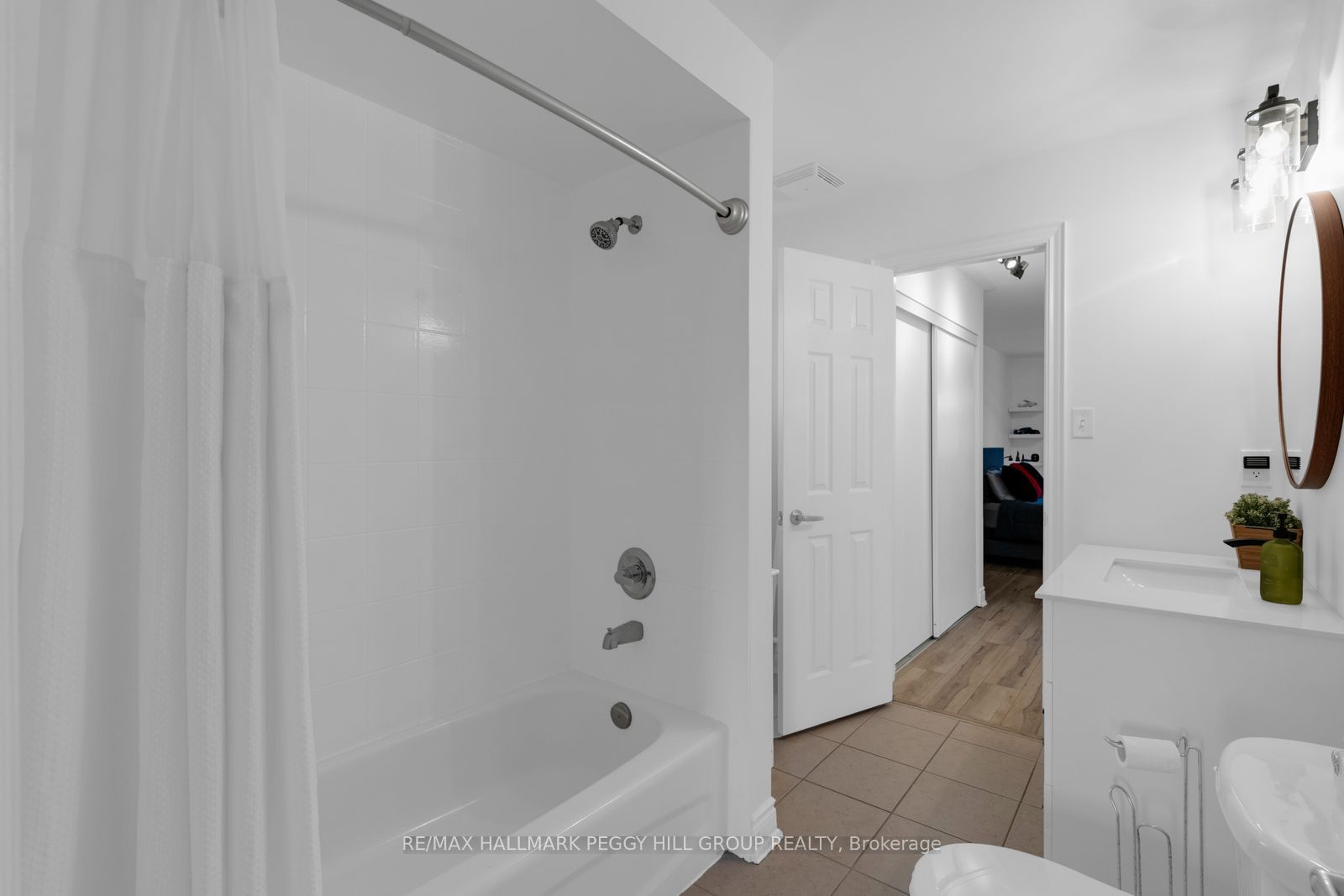 53 Tudor Crescent Property Photo 18