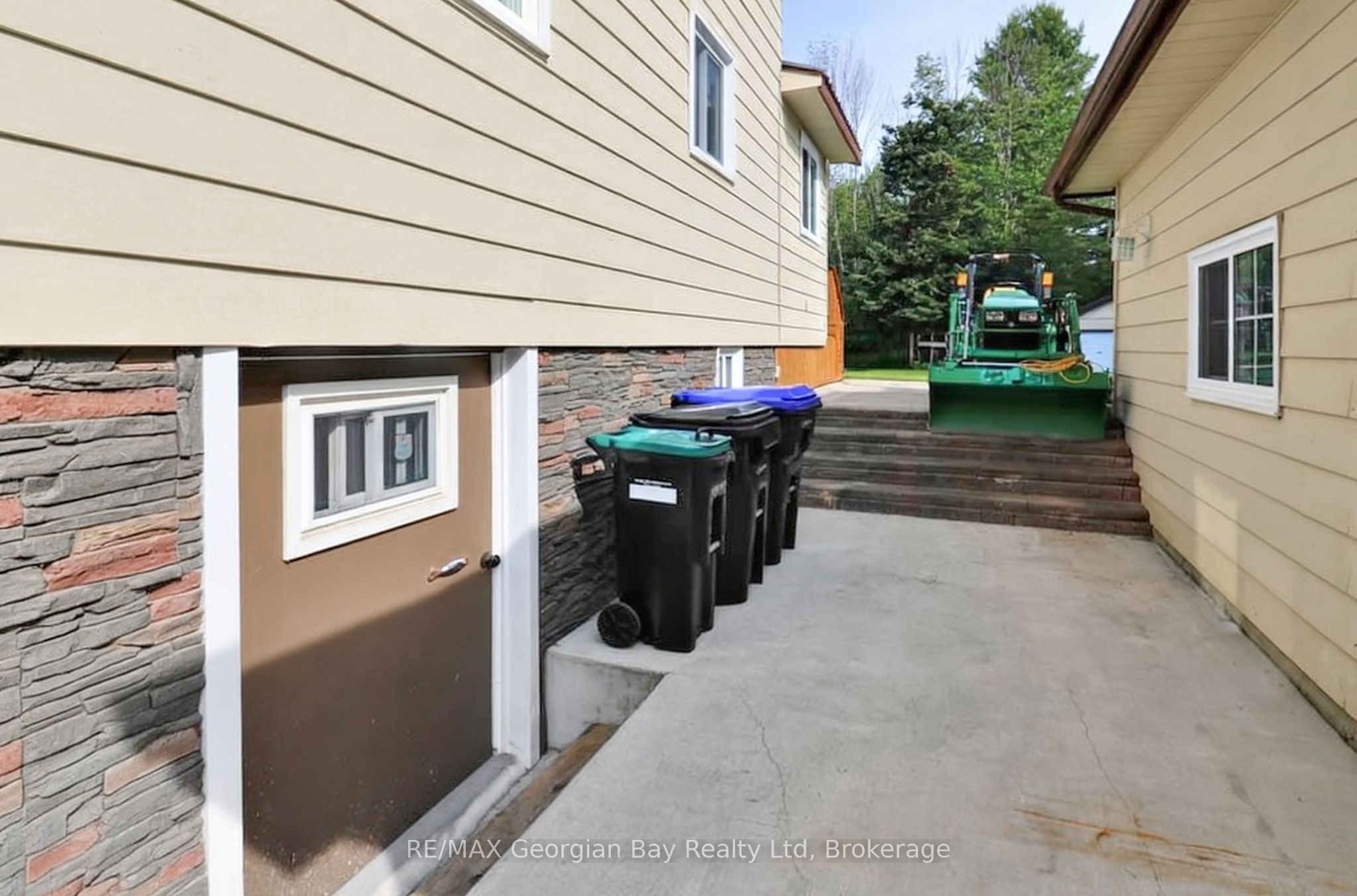 4 Moore Avenue Property Photo 32