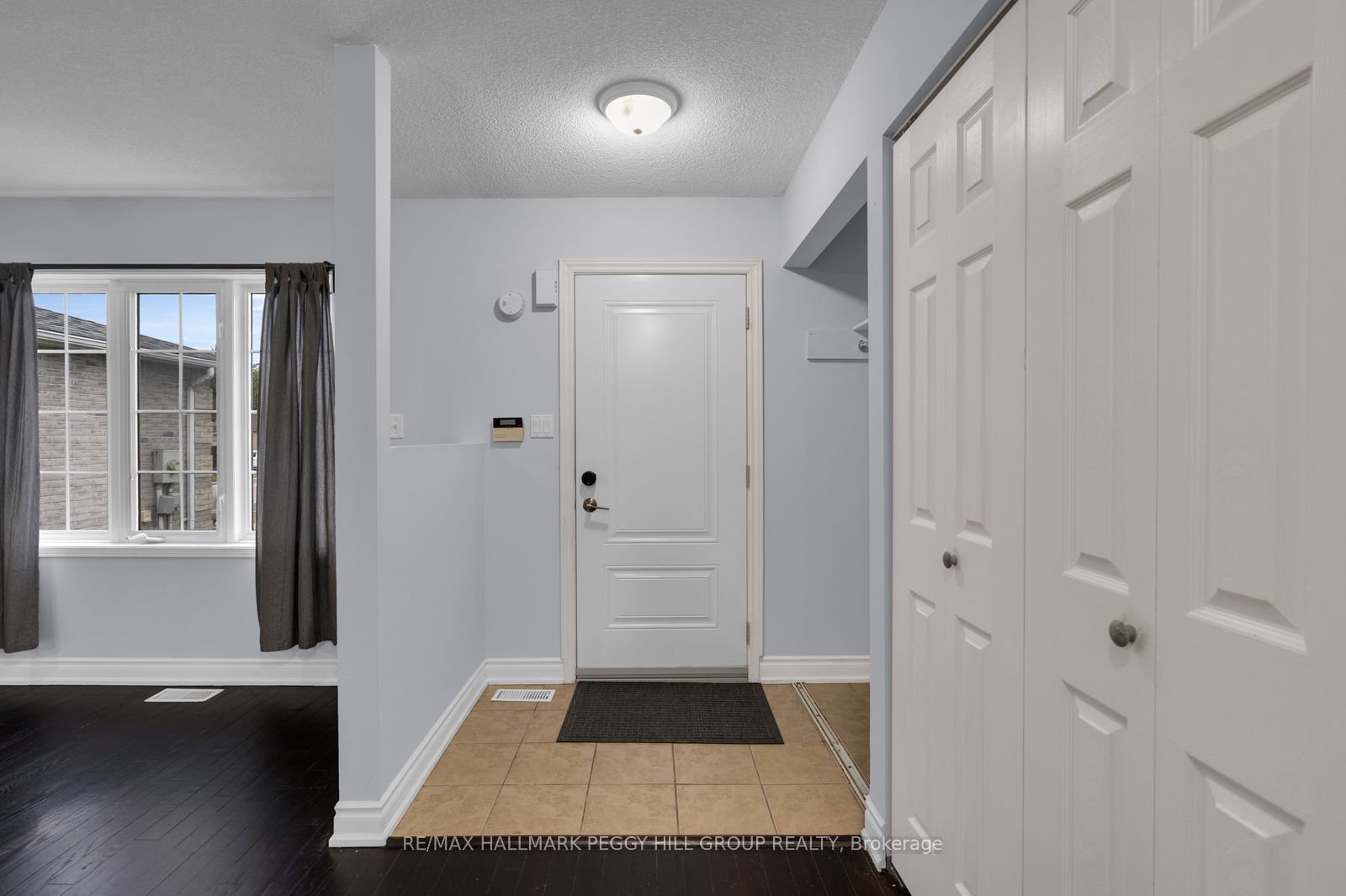 152 Madelaine Drive Upper Property Photo 2