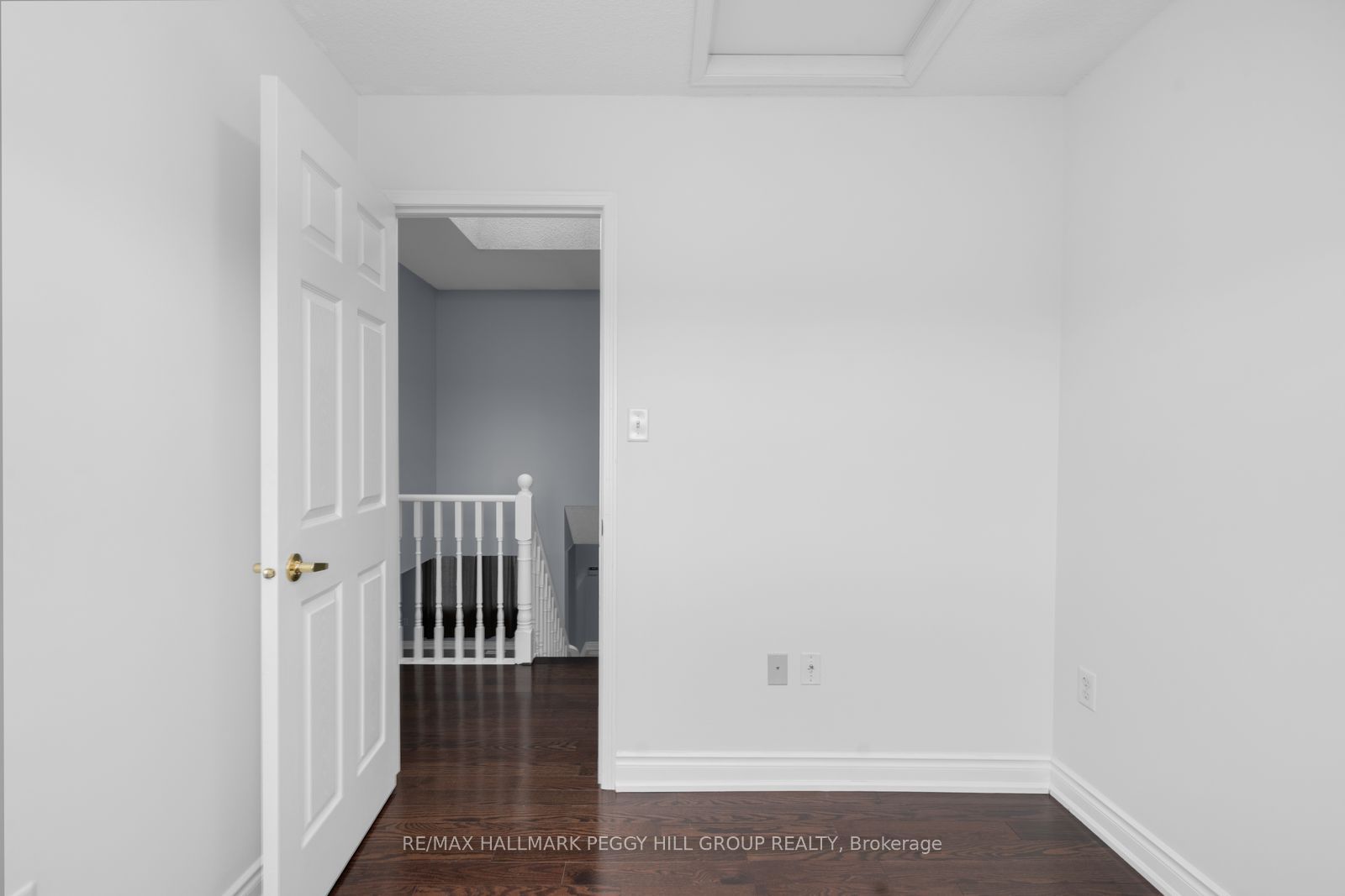 152 Madelaine Drive Upper Property Photo 12