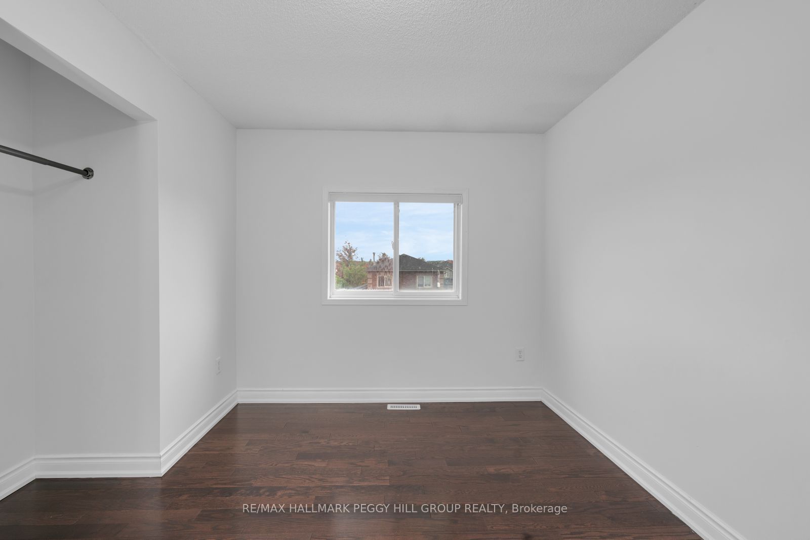 152 Madelaine Drive Upper Property Photo 13