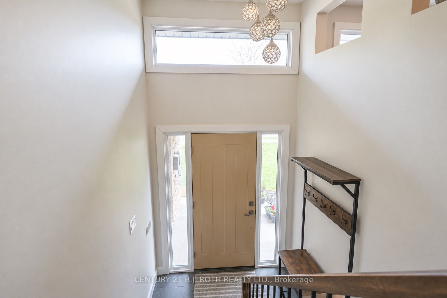 93 Grove Street E Property Photo 4