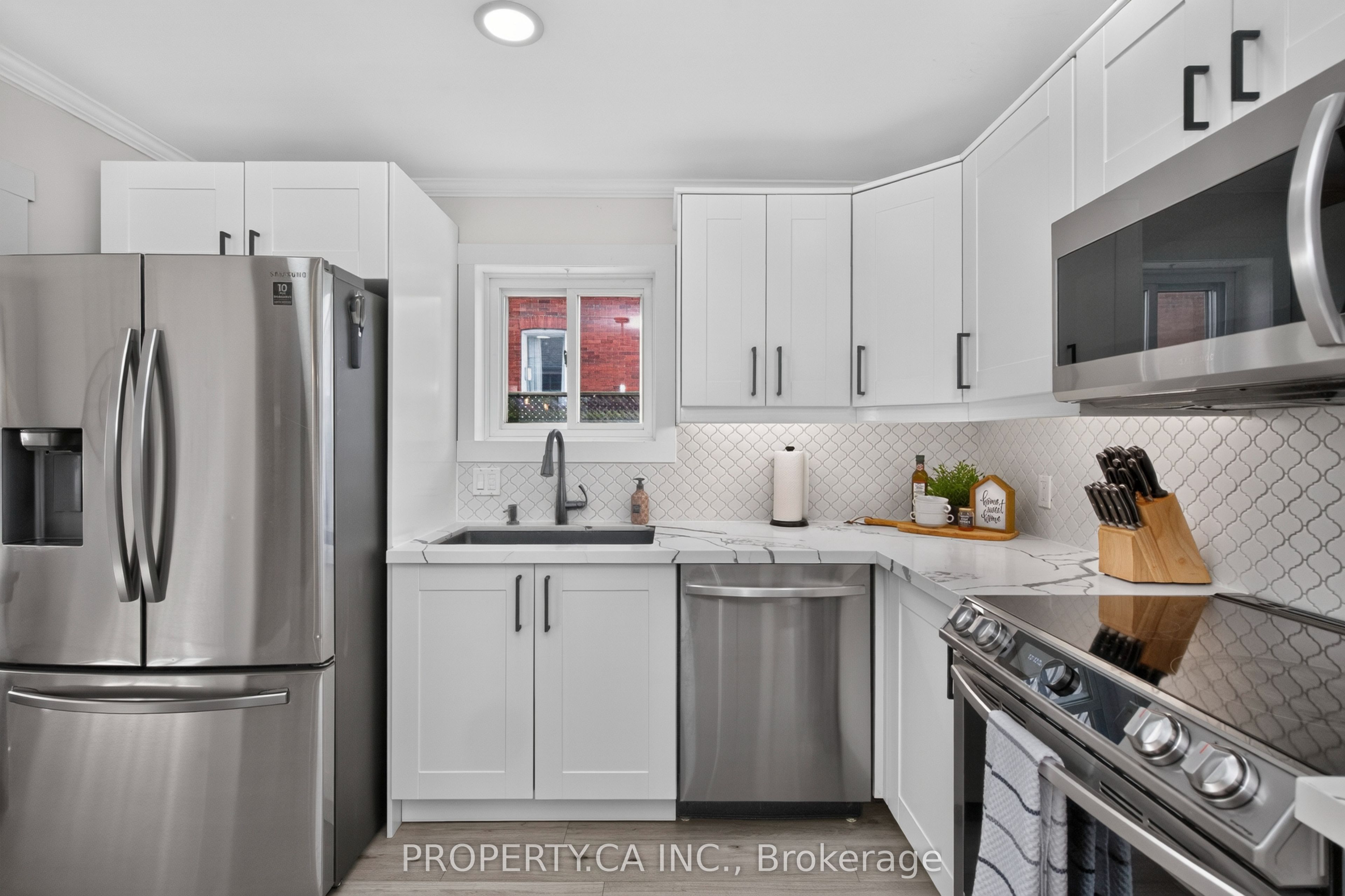 646 Victoria Street Property Photo 18