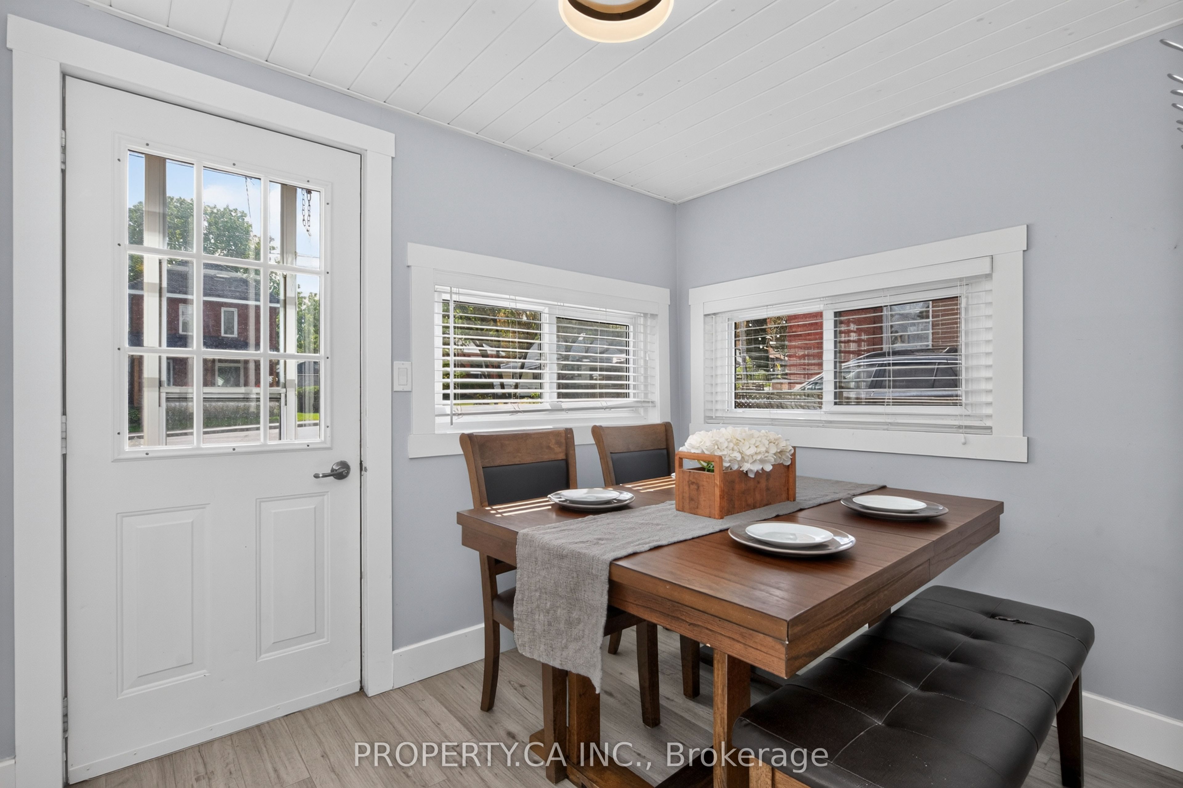 646 Victoria Street Property Photo 20