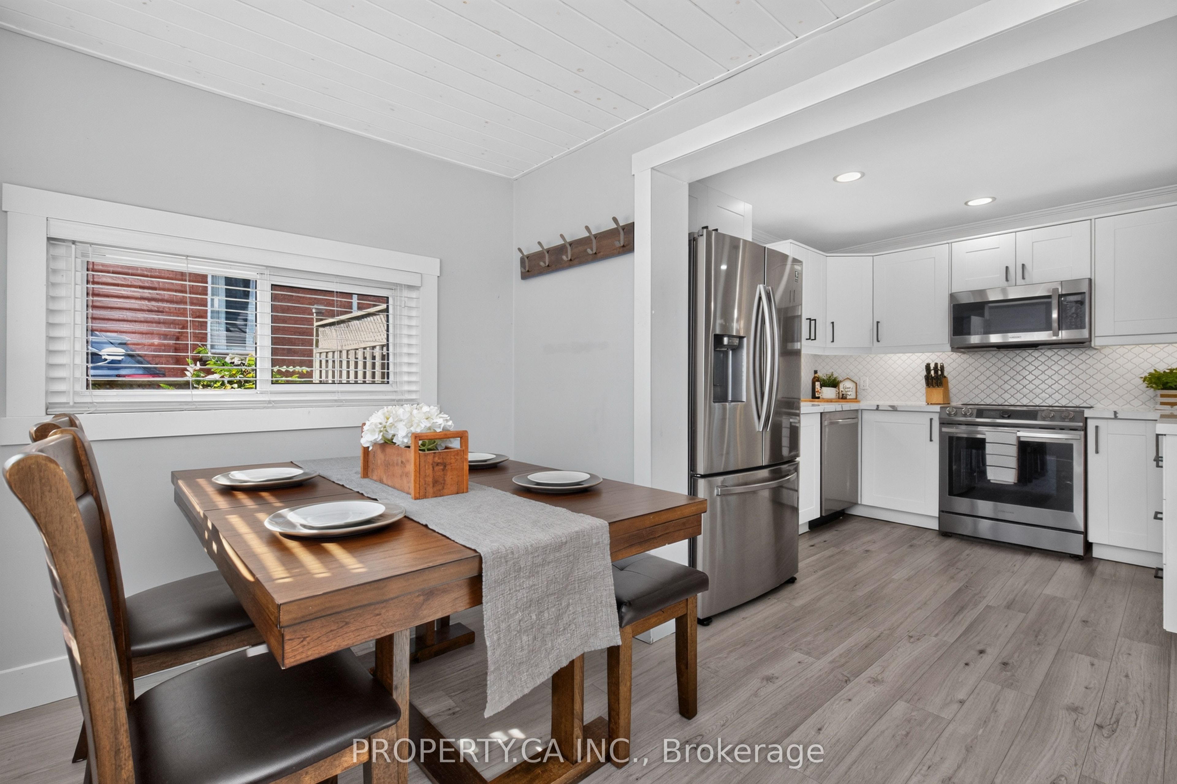 646 Victoria Street Property Photo 21