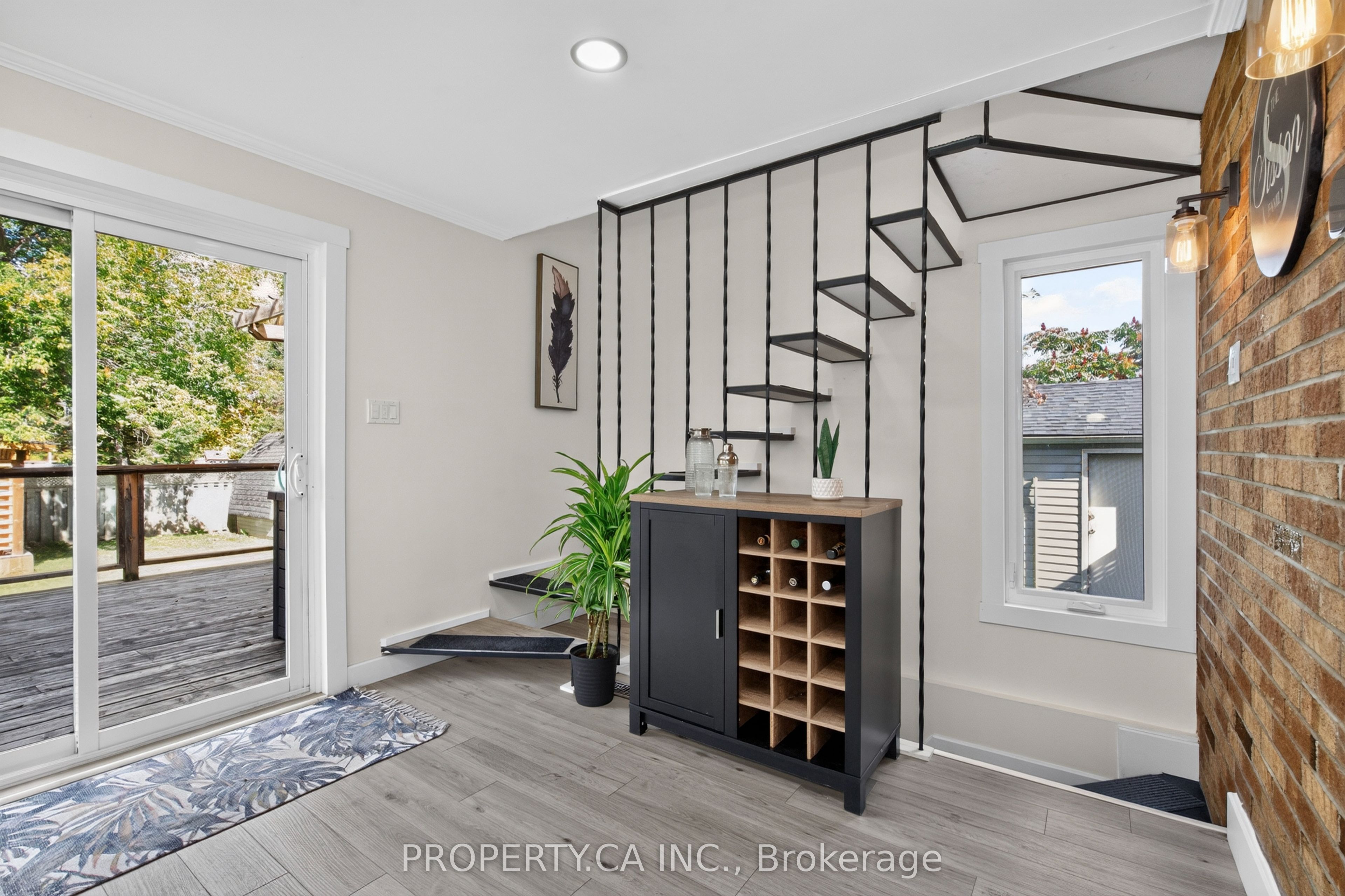 646 Victoria Street Property Photo 24