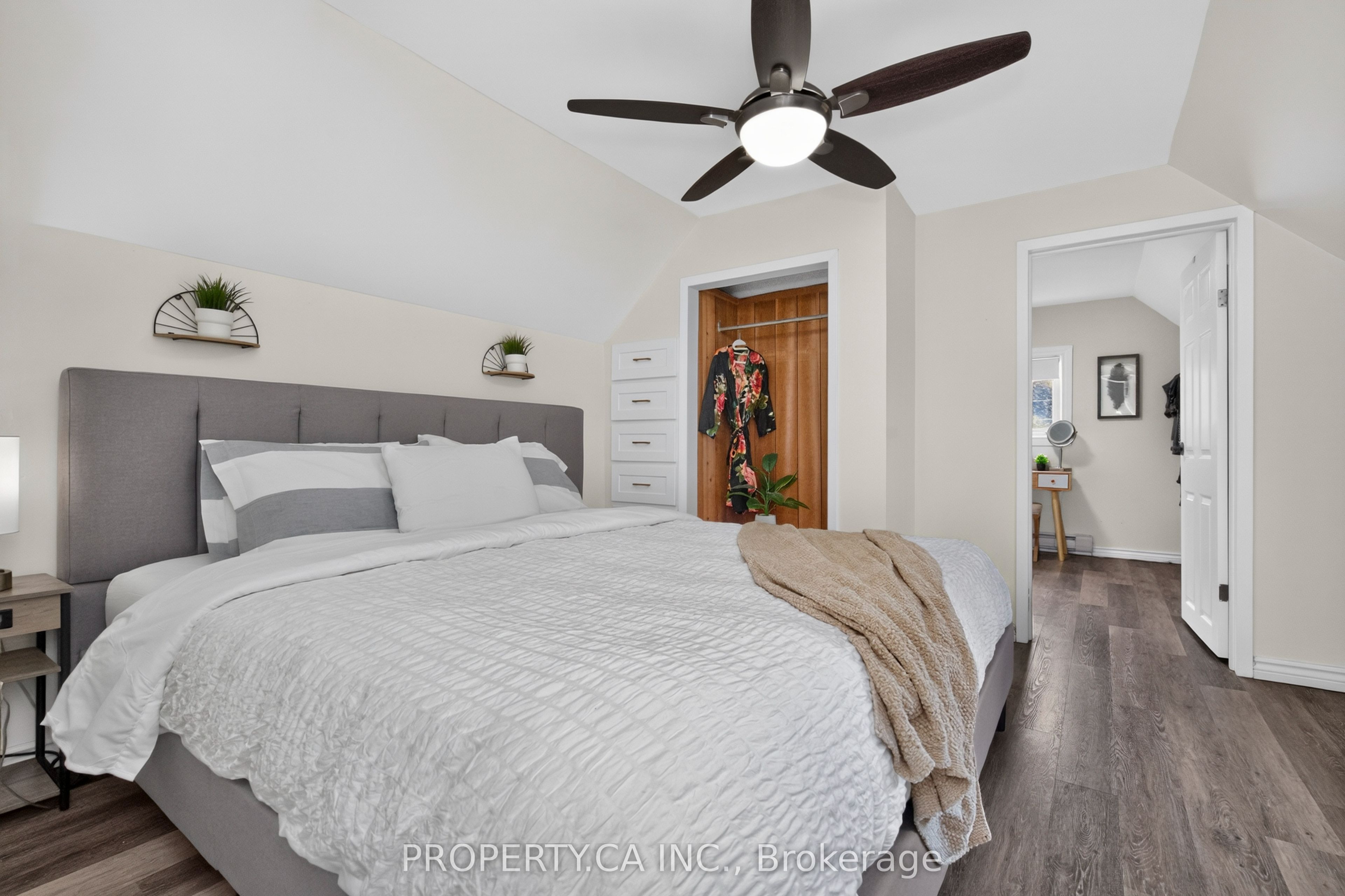 646 Victoria Street Property Photo 25
