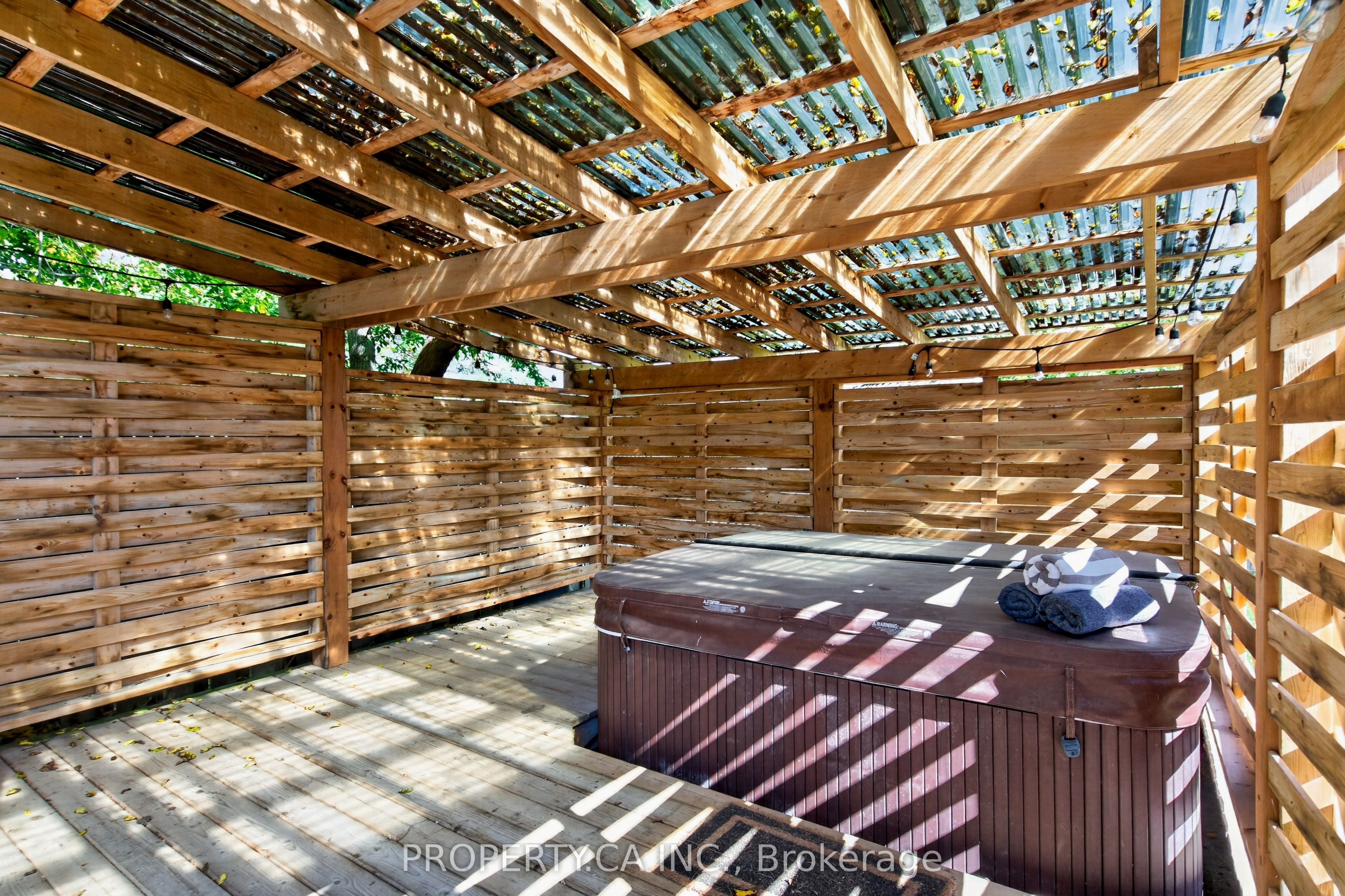 646 Victoria Street Property Photo 45