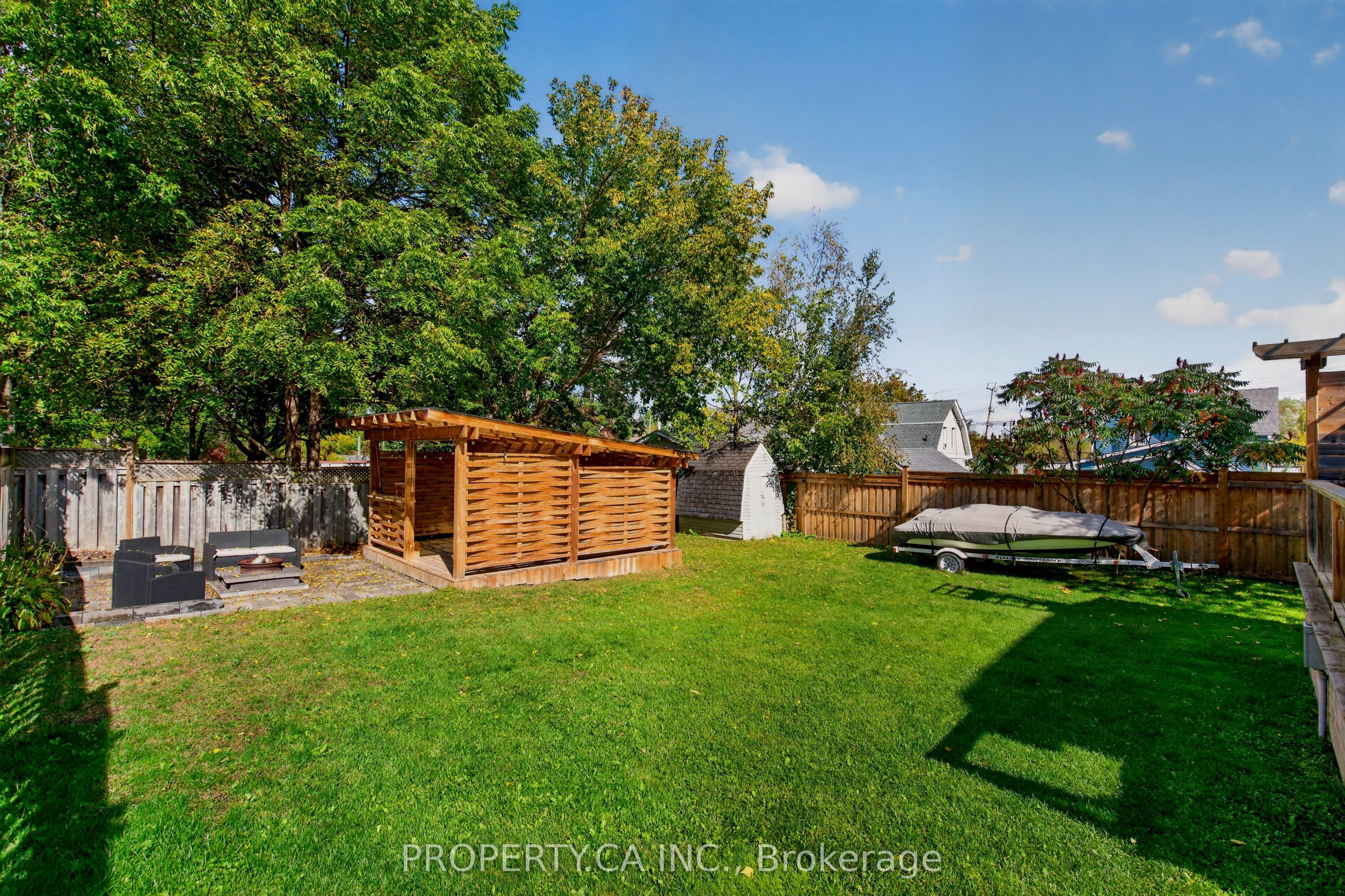646 Victoria Street Property Photo 46