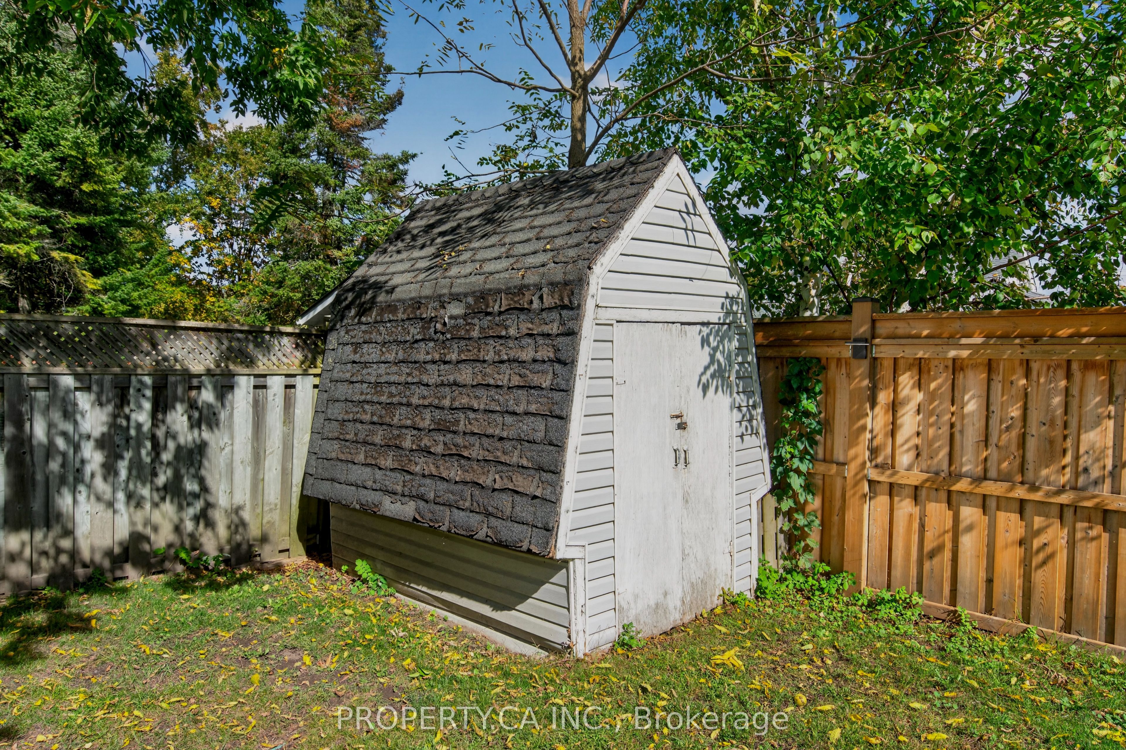 646 Victoria Street Property Photo 47
