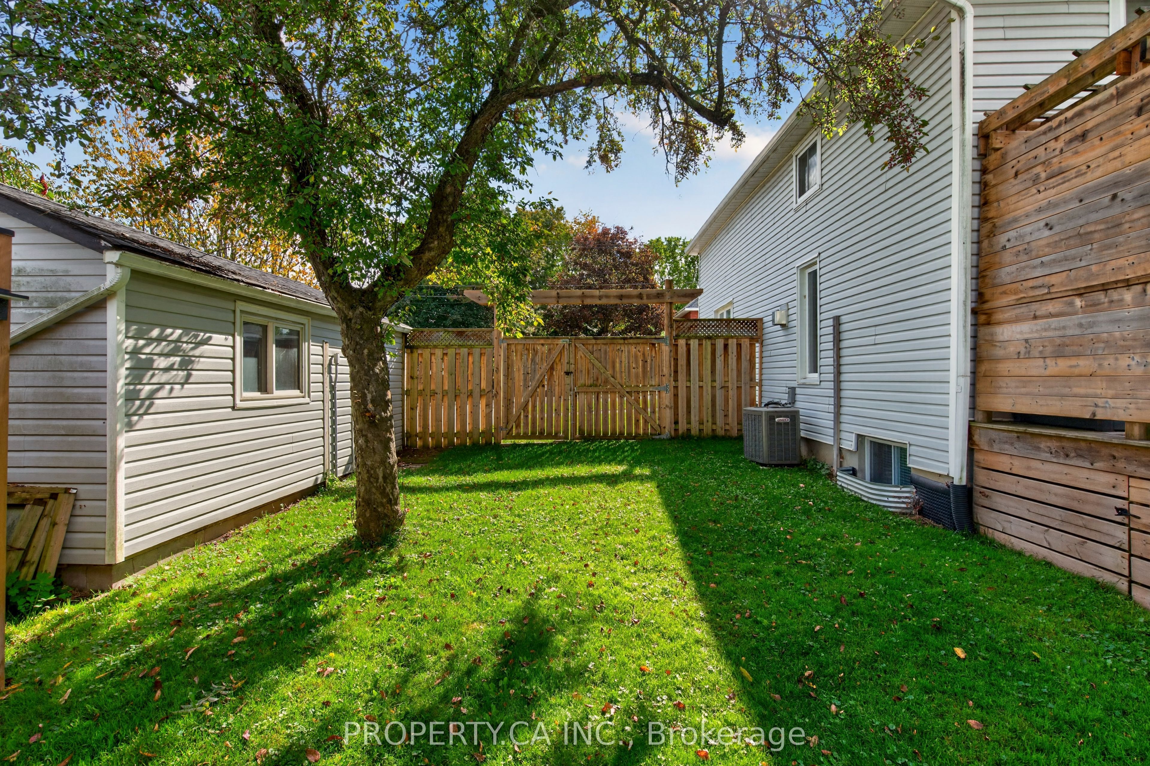 646 Victoria Street Property Photo 48