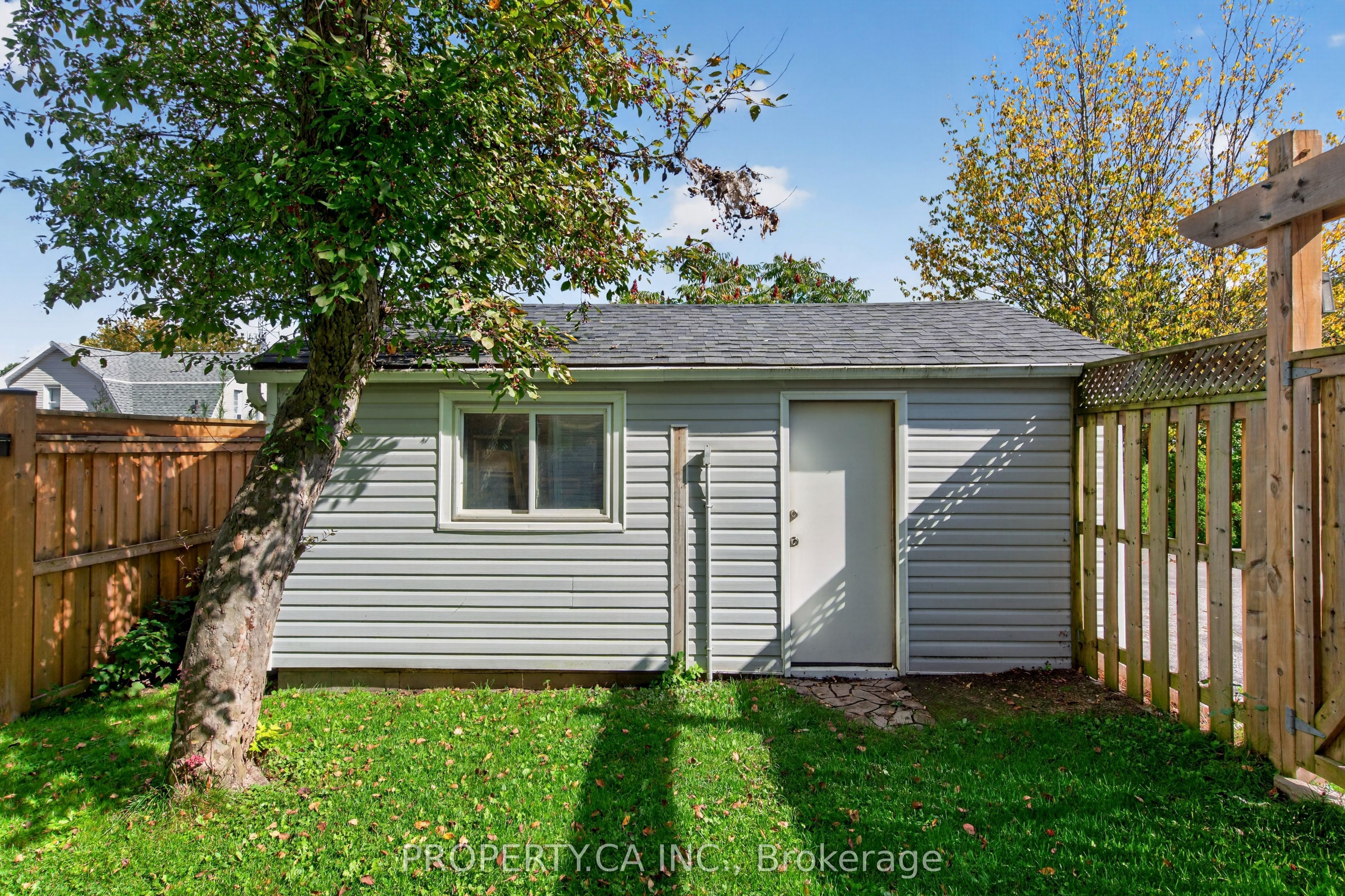 646 Victoria Street Property Photo 49