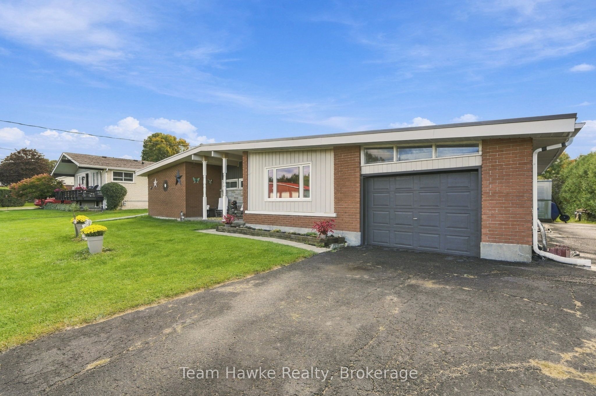 385 Lafontaine Road W Property Photo 4