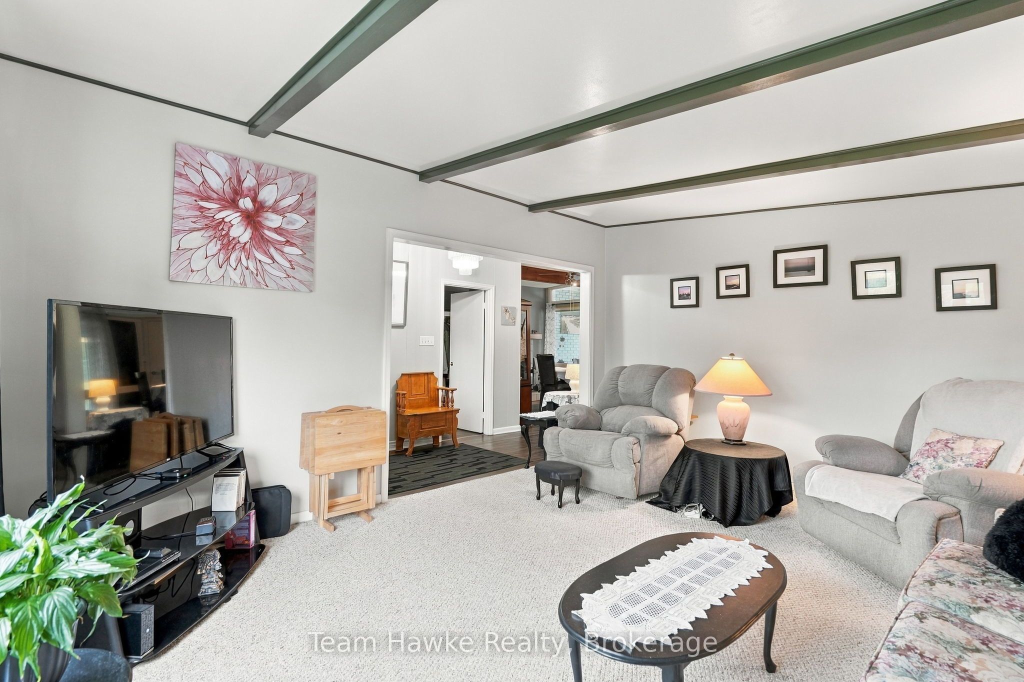 385 Lafontaine Road W Property Photo 8