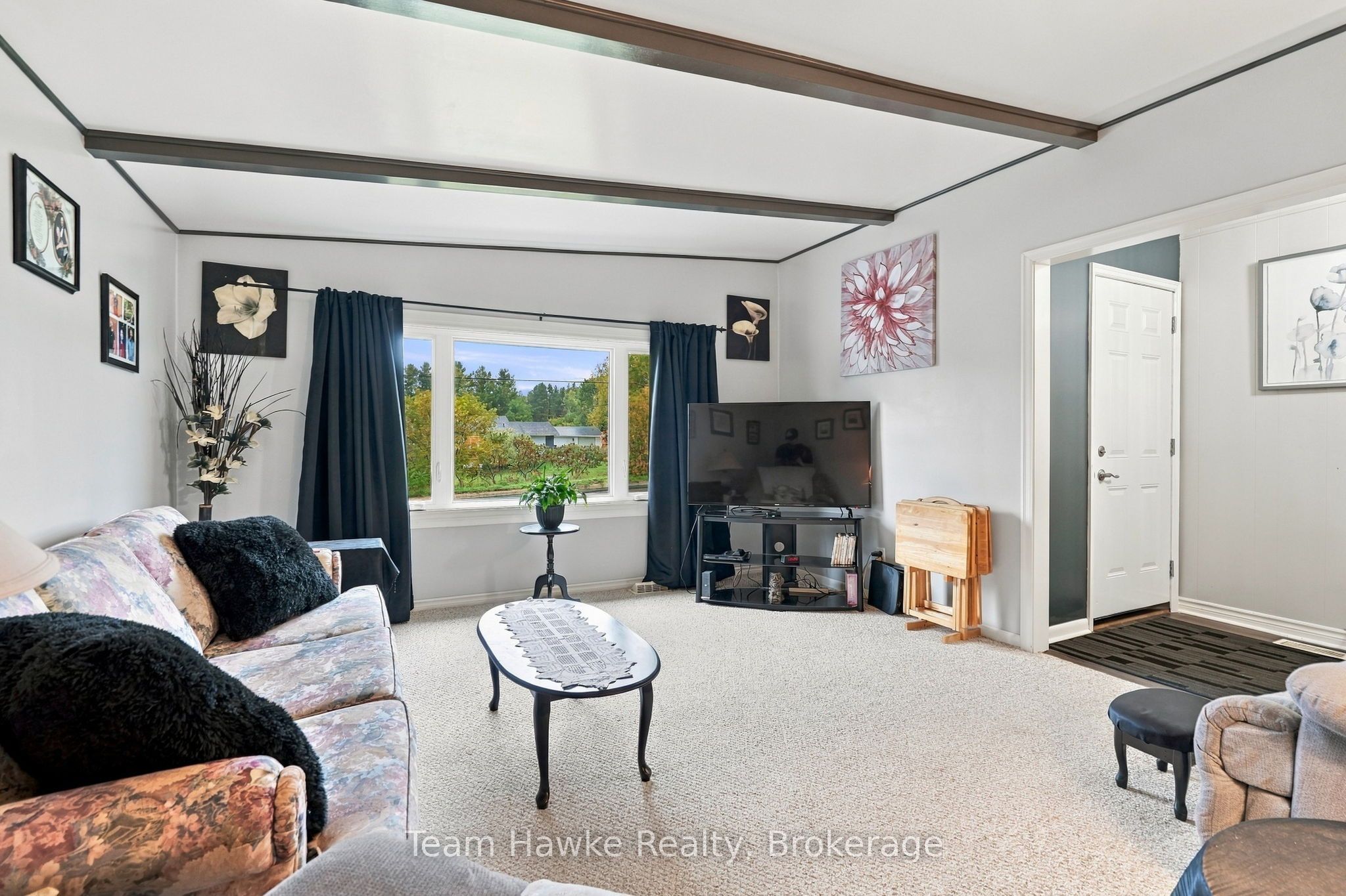 385 Lafontaine Road W Property Photo 9