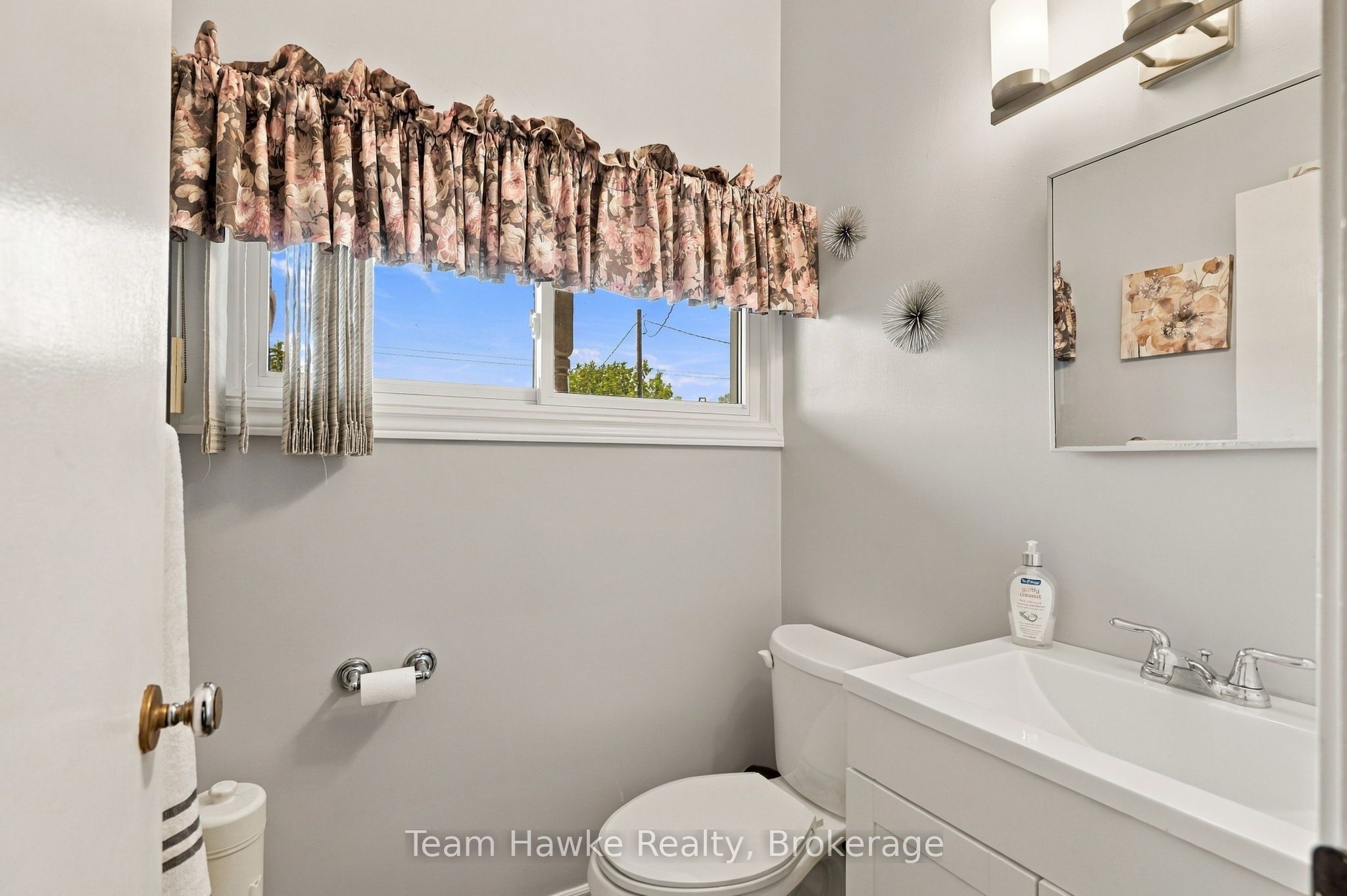 385 Lafontaine Road W Property Photo 10