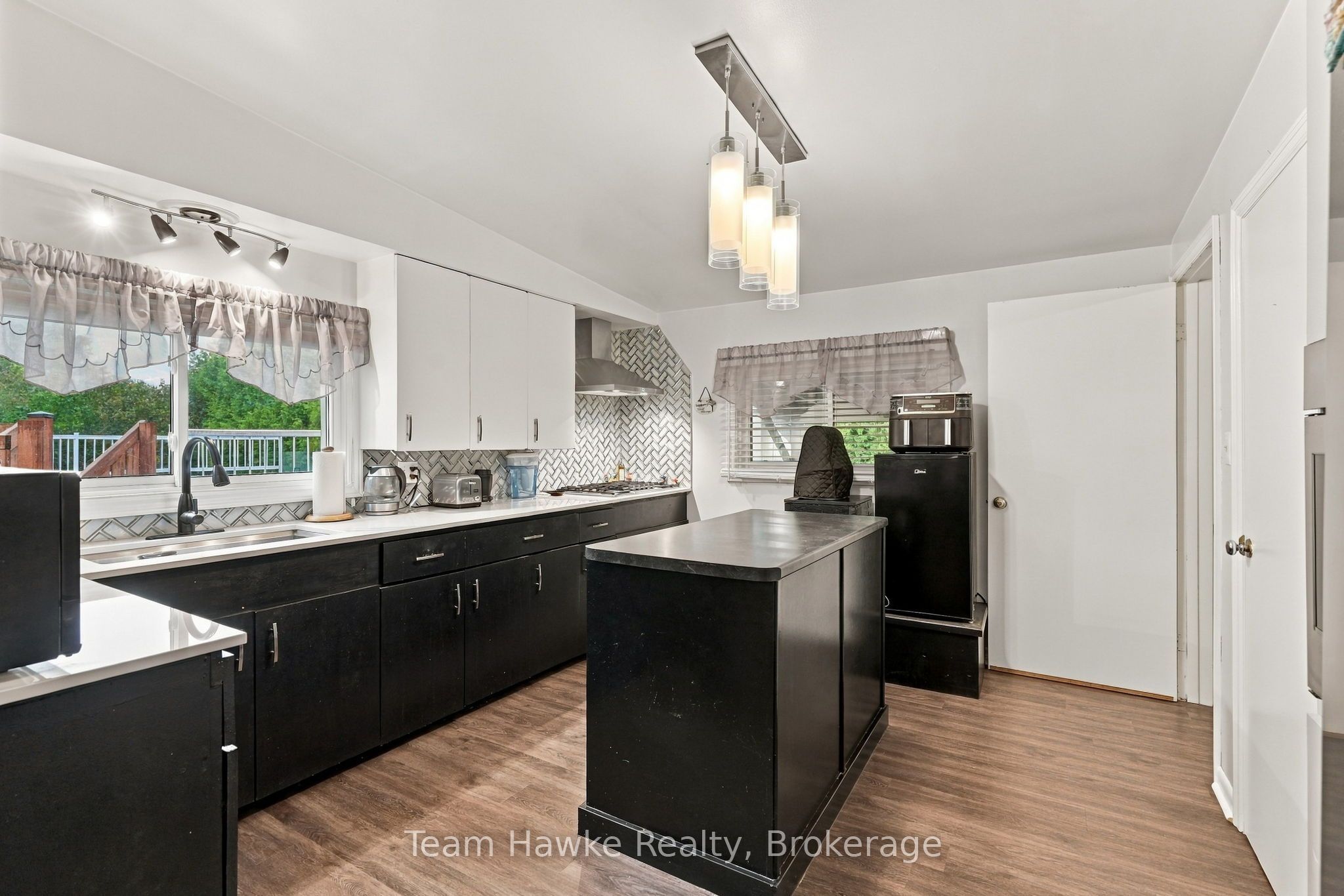 385 Lafontaine Road W Property Photo 19