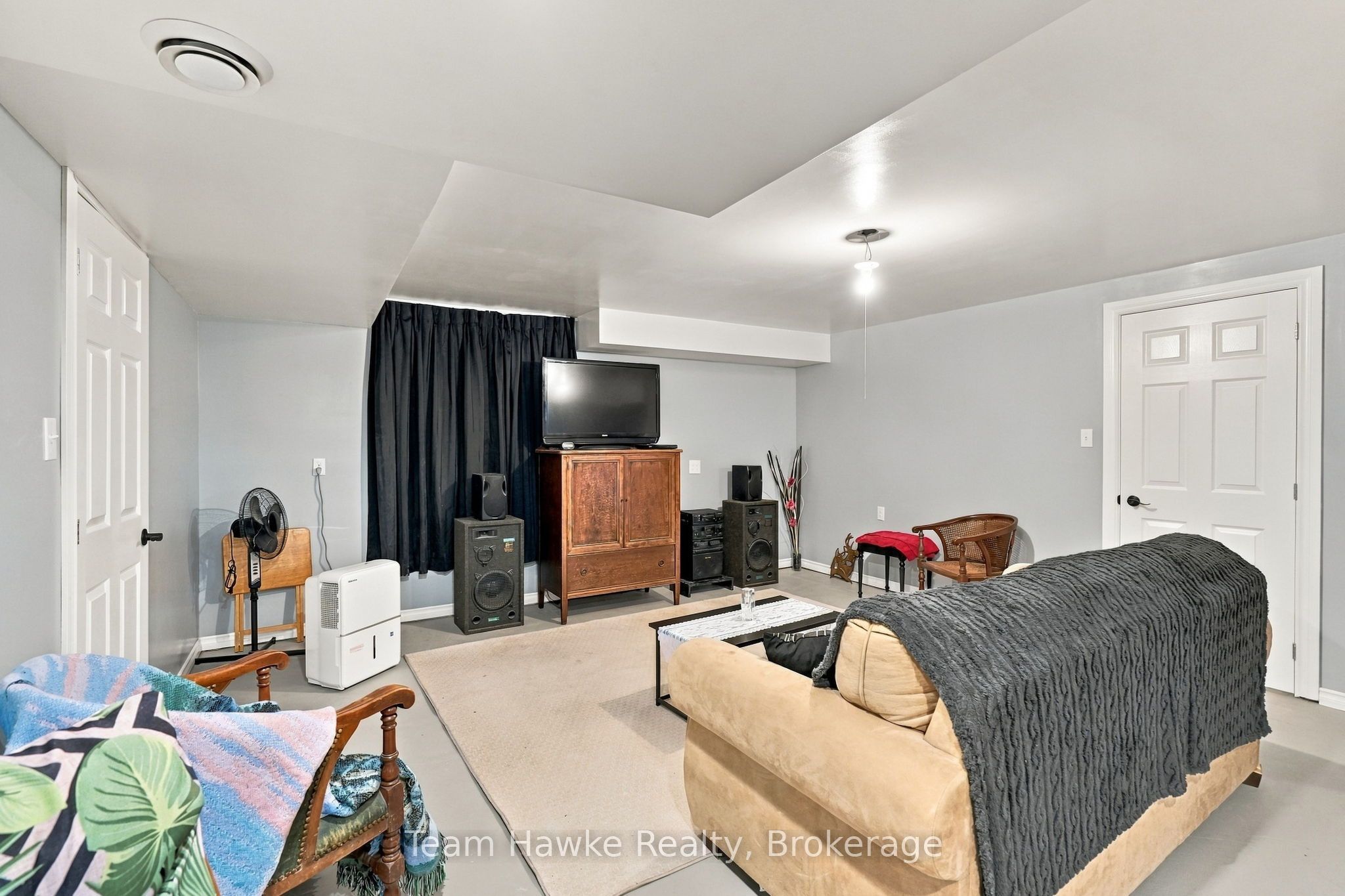 385 Lafontaine Road W Property Photo 24