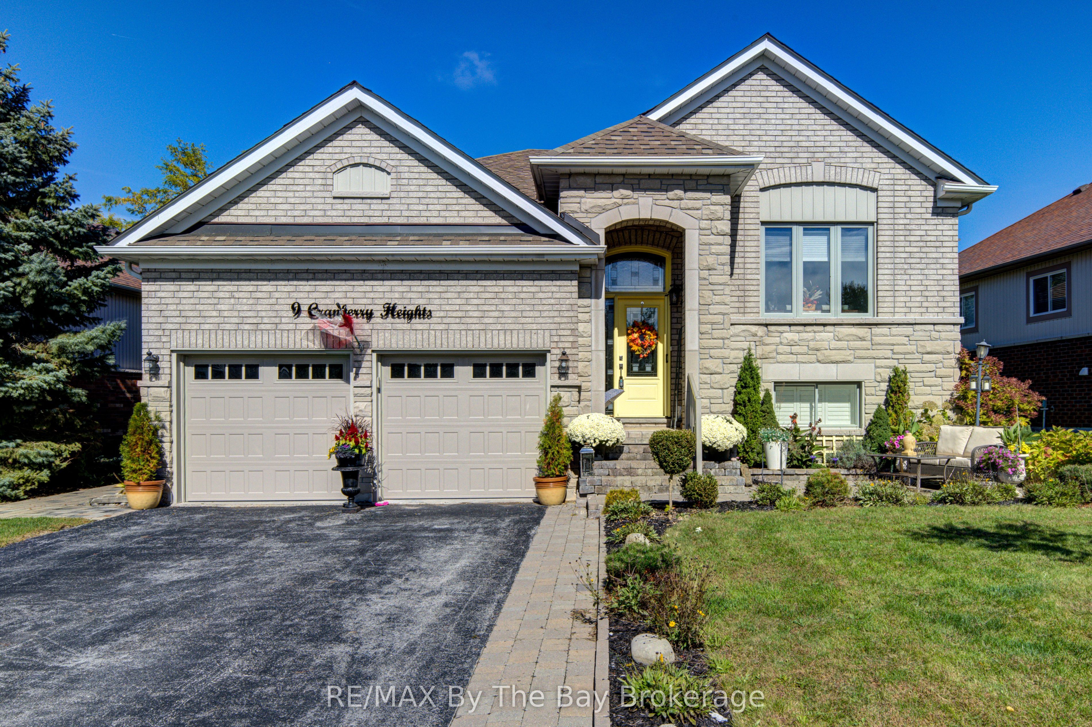 9 Cranberry Heights Property Photo 1