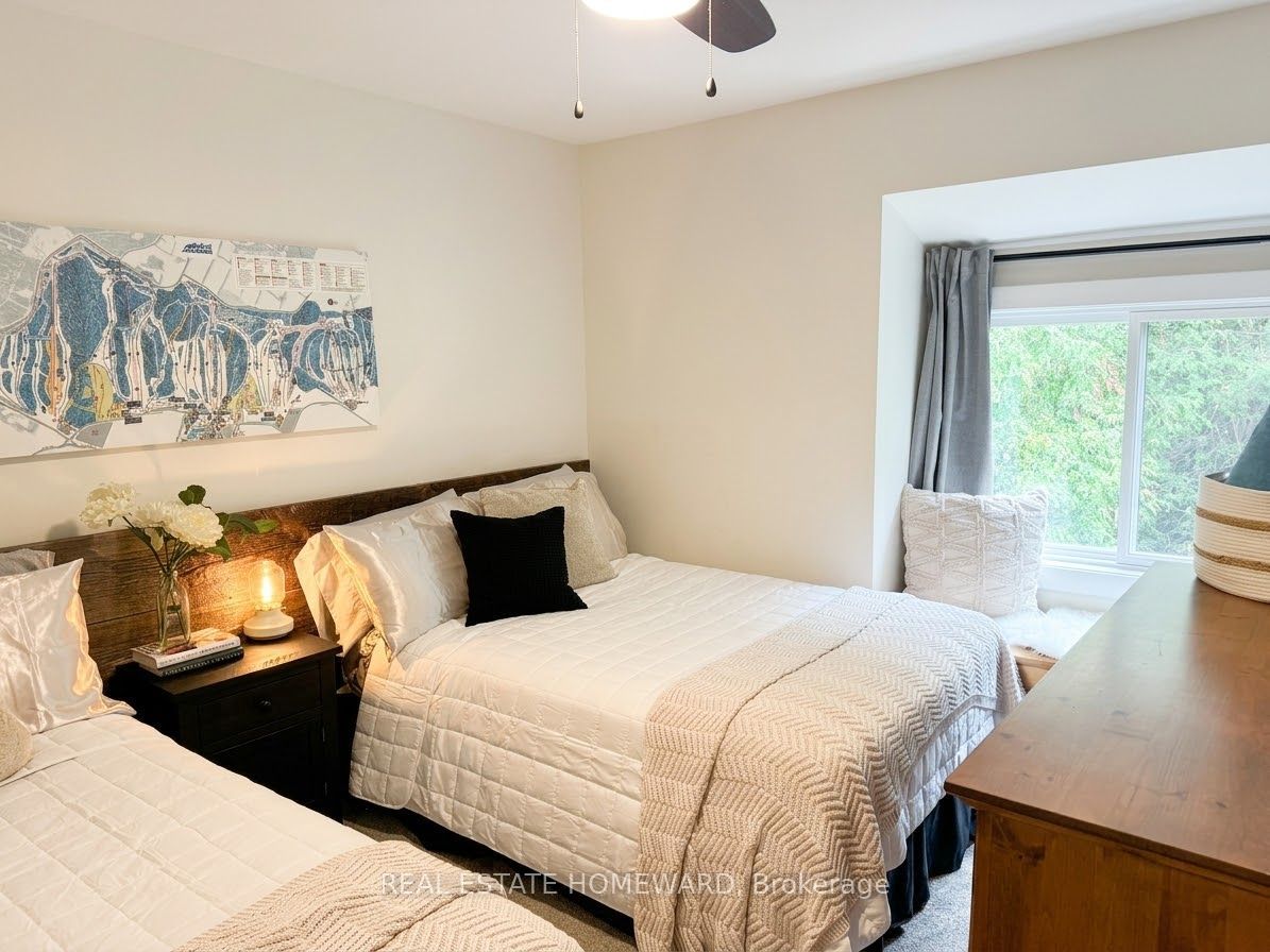 130 Escarpment Crescent Property Photo 8