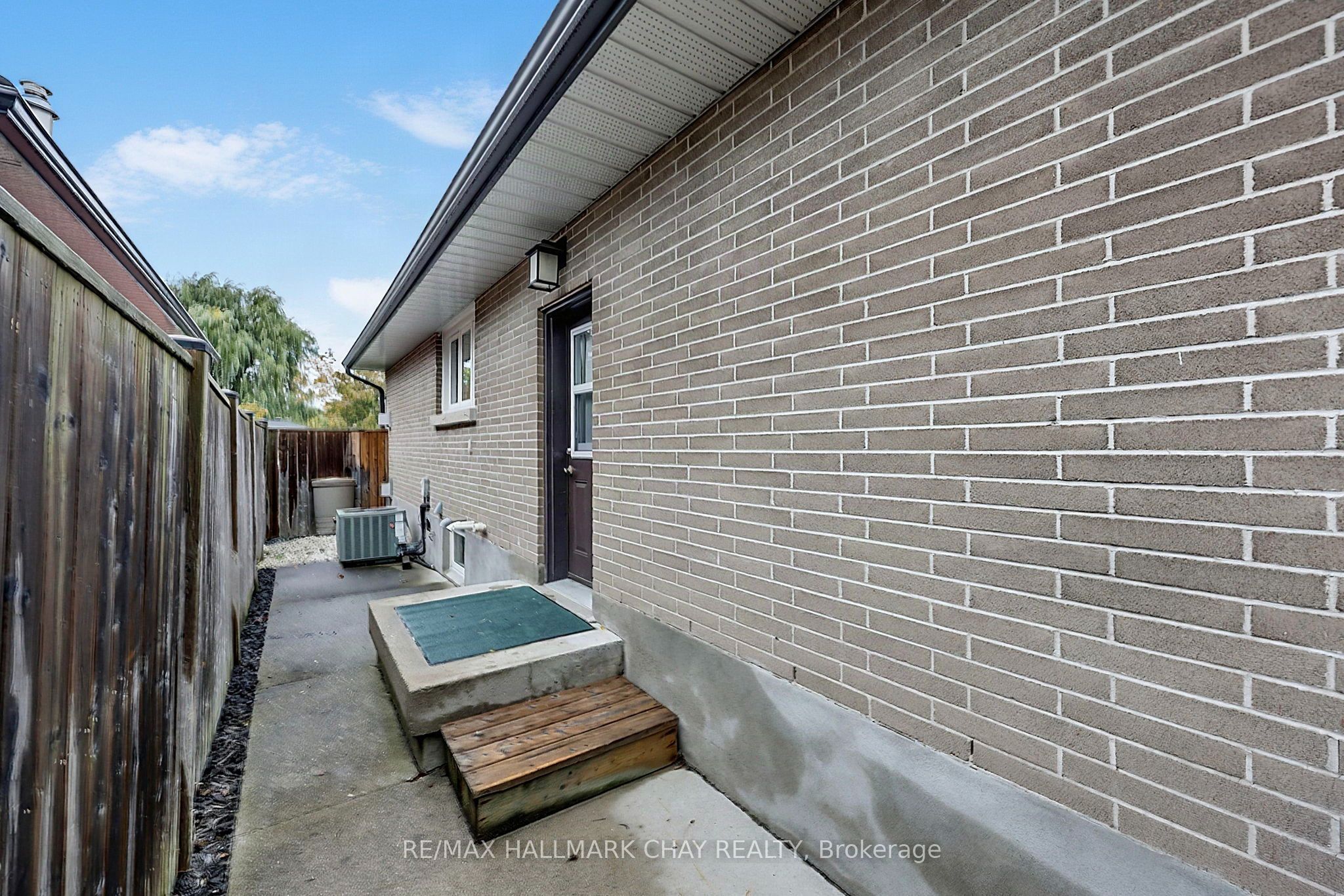 23 Marion Crescent Property Photo 24