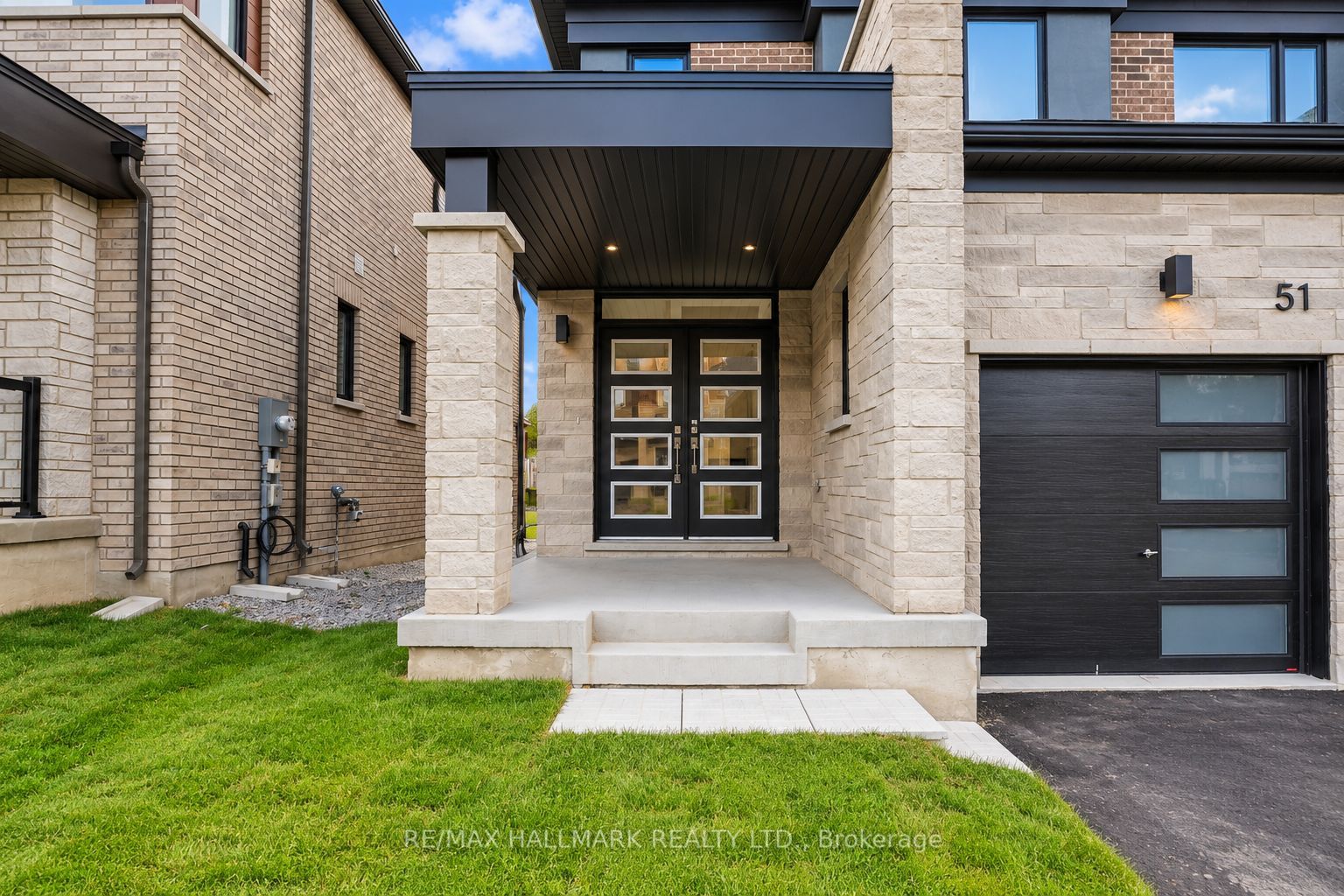 51 Gretzky Avenue Property Photo 6