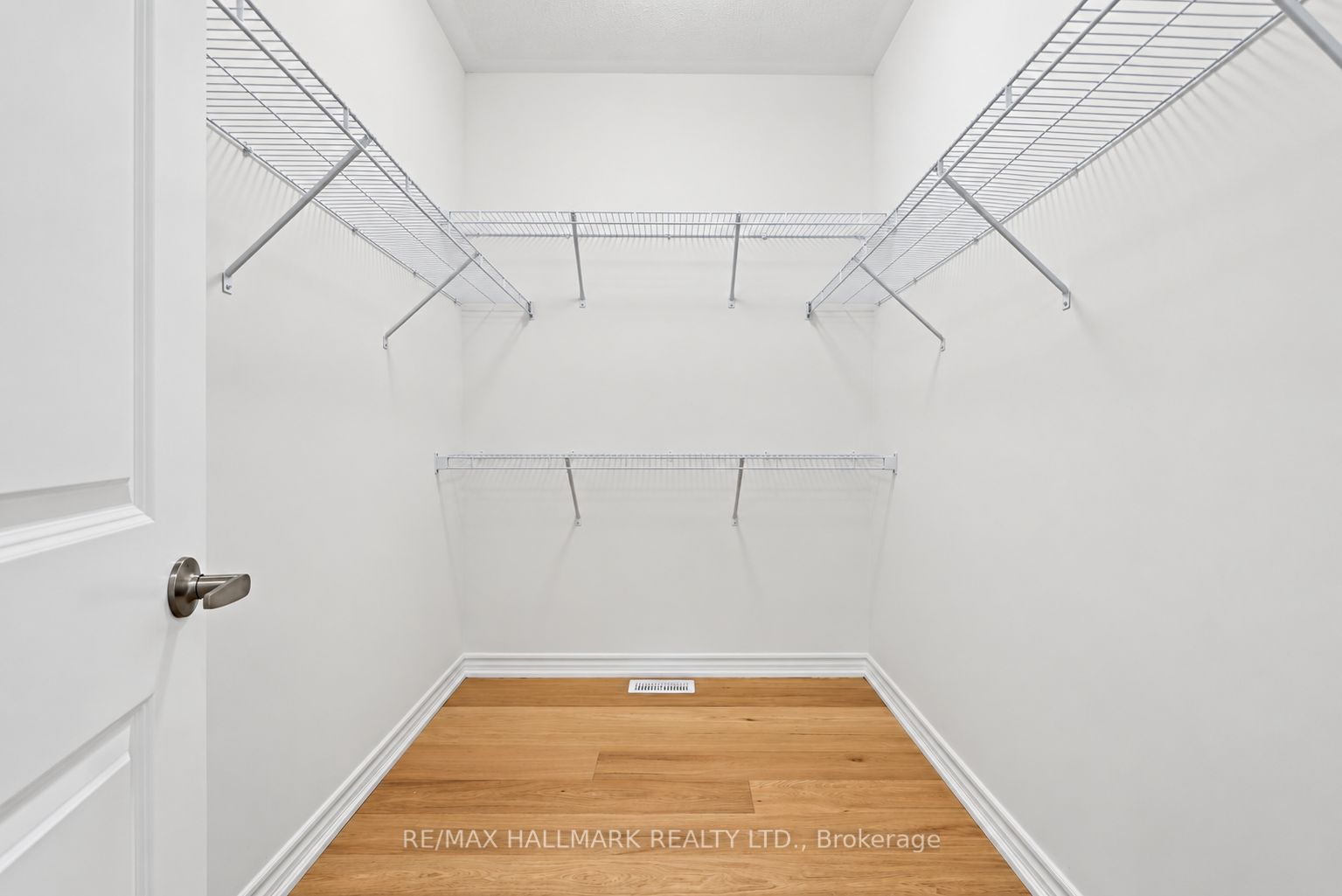 82 Gretzky Avenue Property Photo 30