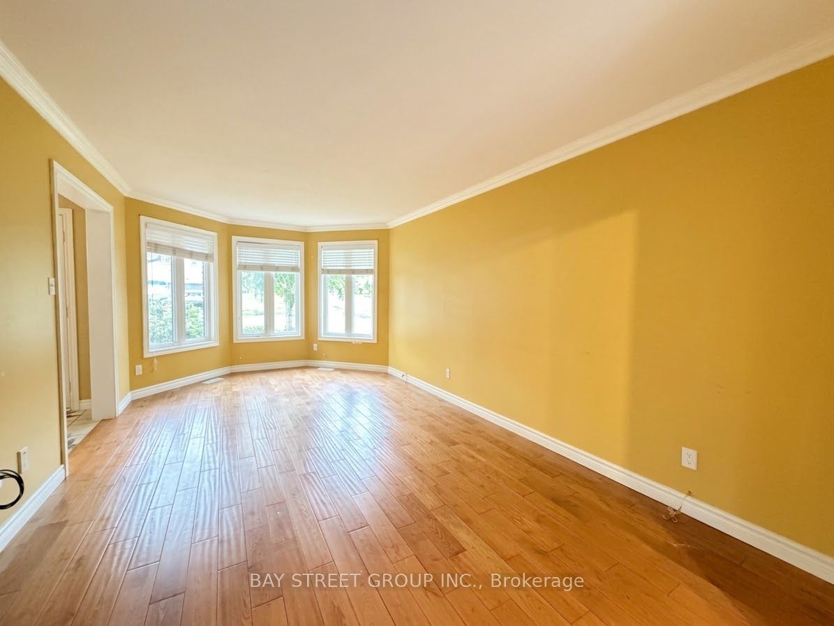 76 Mayfair Drive Property Photo 7