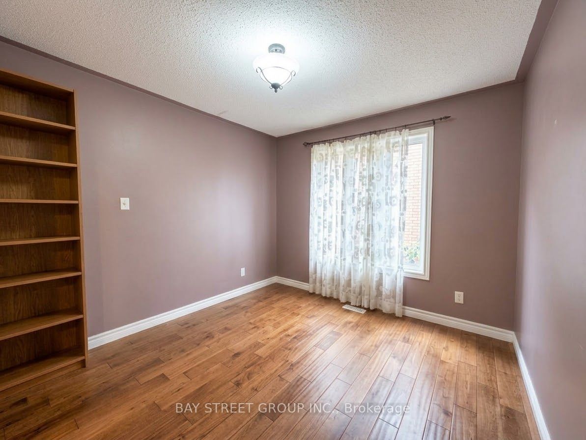 76 Mayfair Drive Property Photo 26