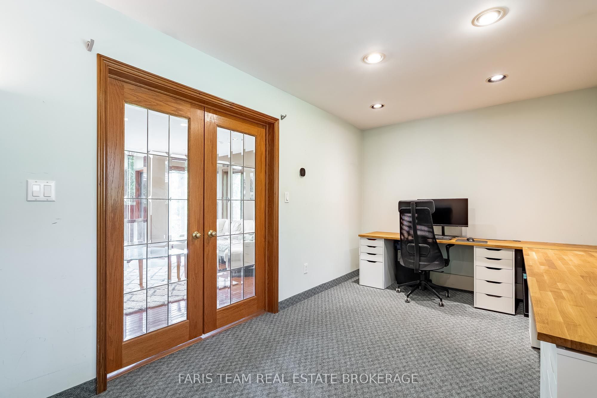 15 Scottdale Drive Property Photo 19