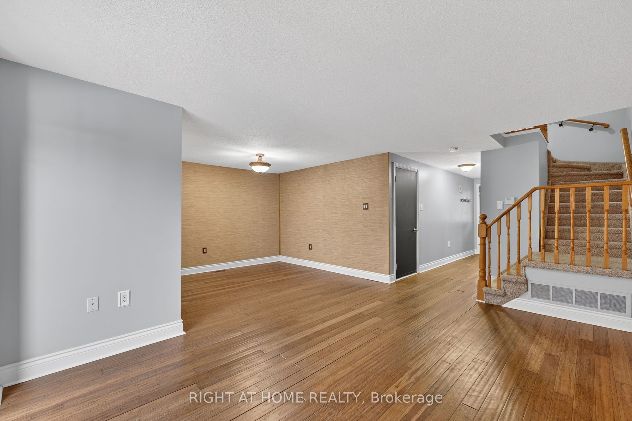 32 Sawmill Road 10 Property Photo 6