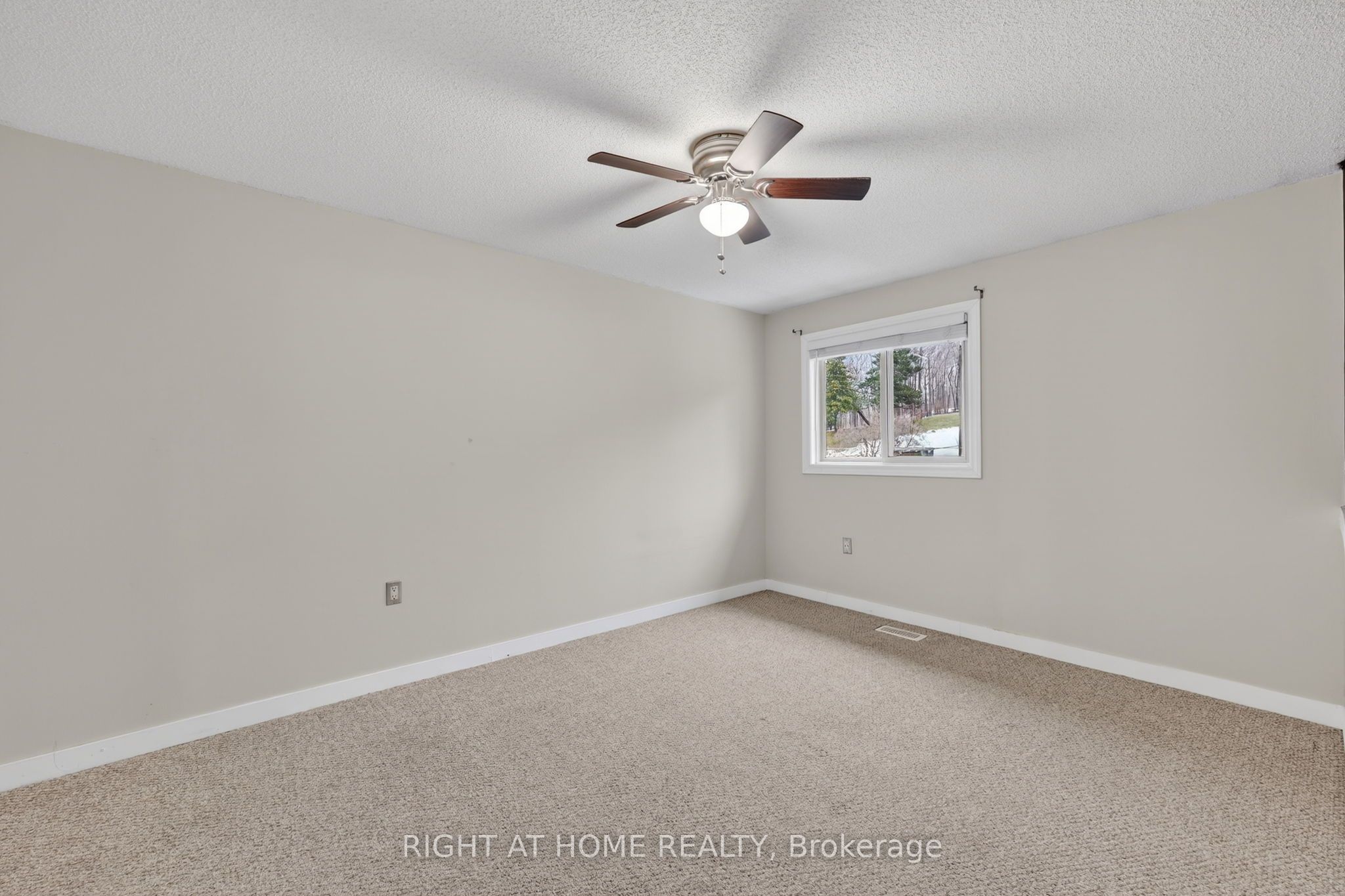 32 Sawmill Road 10 Property Photo 11