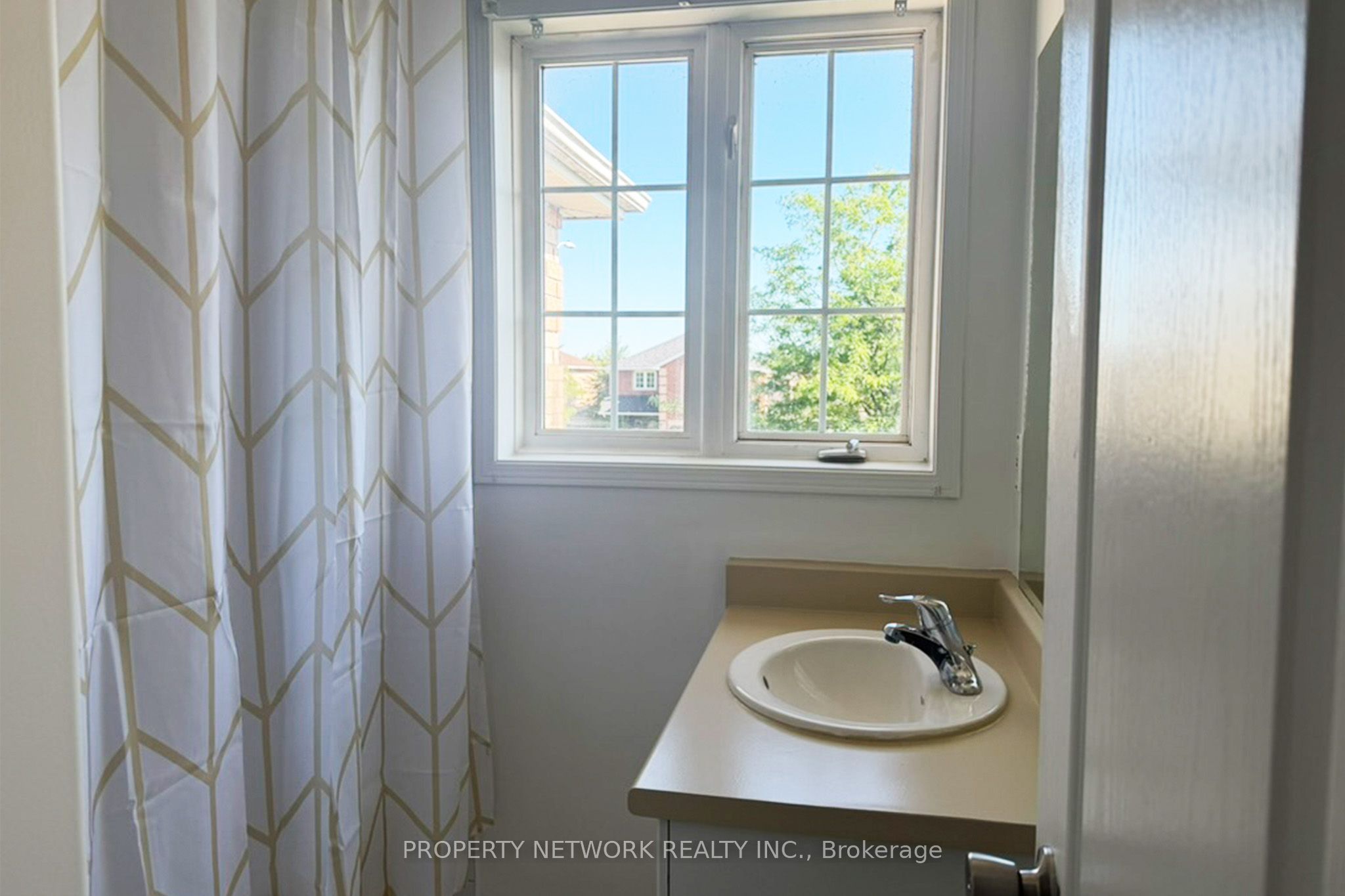 41 Sydenham Wells Court Property Photo 11