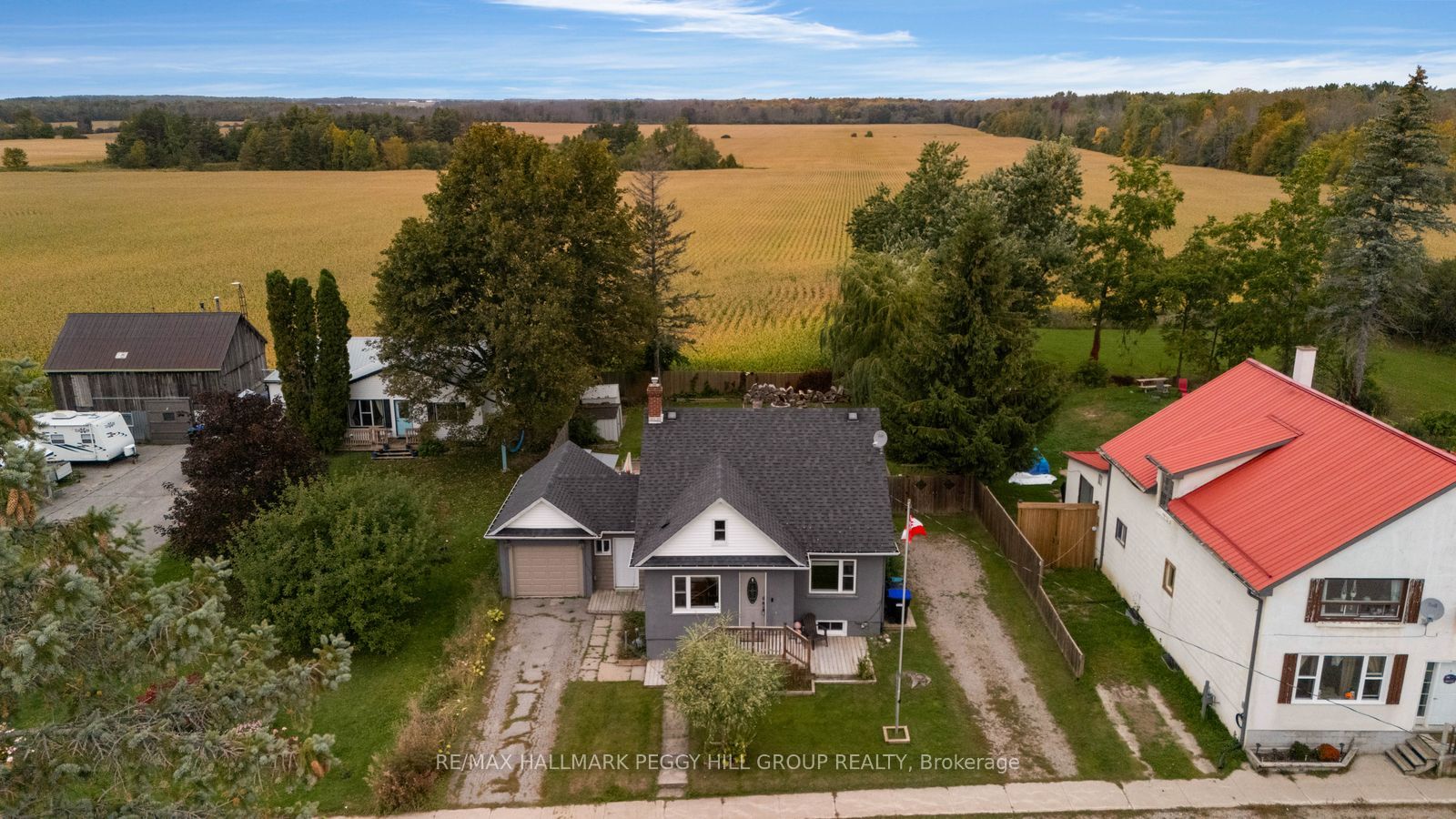 1556 Flos Rd 4 W Property Photo 2