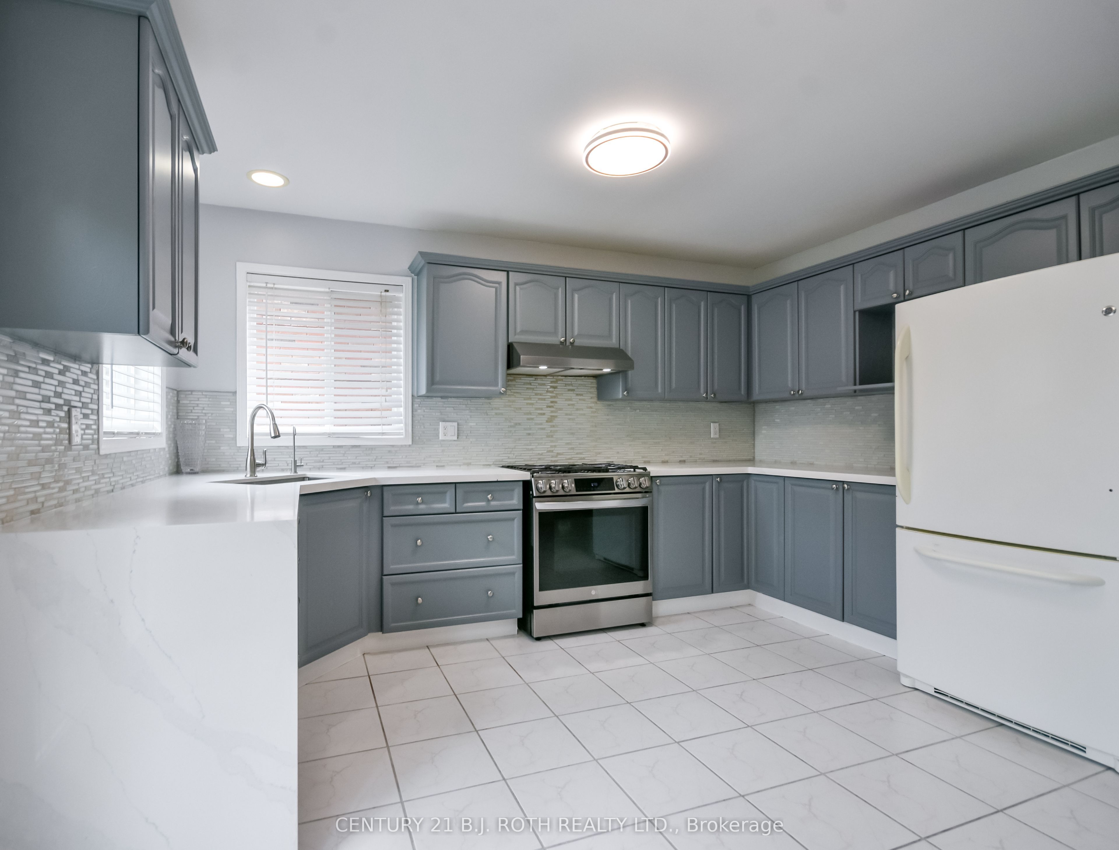 17 Crompton Drive Property Photo 5