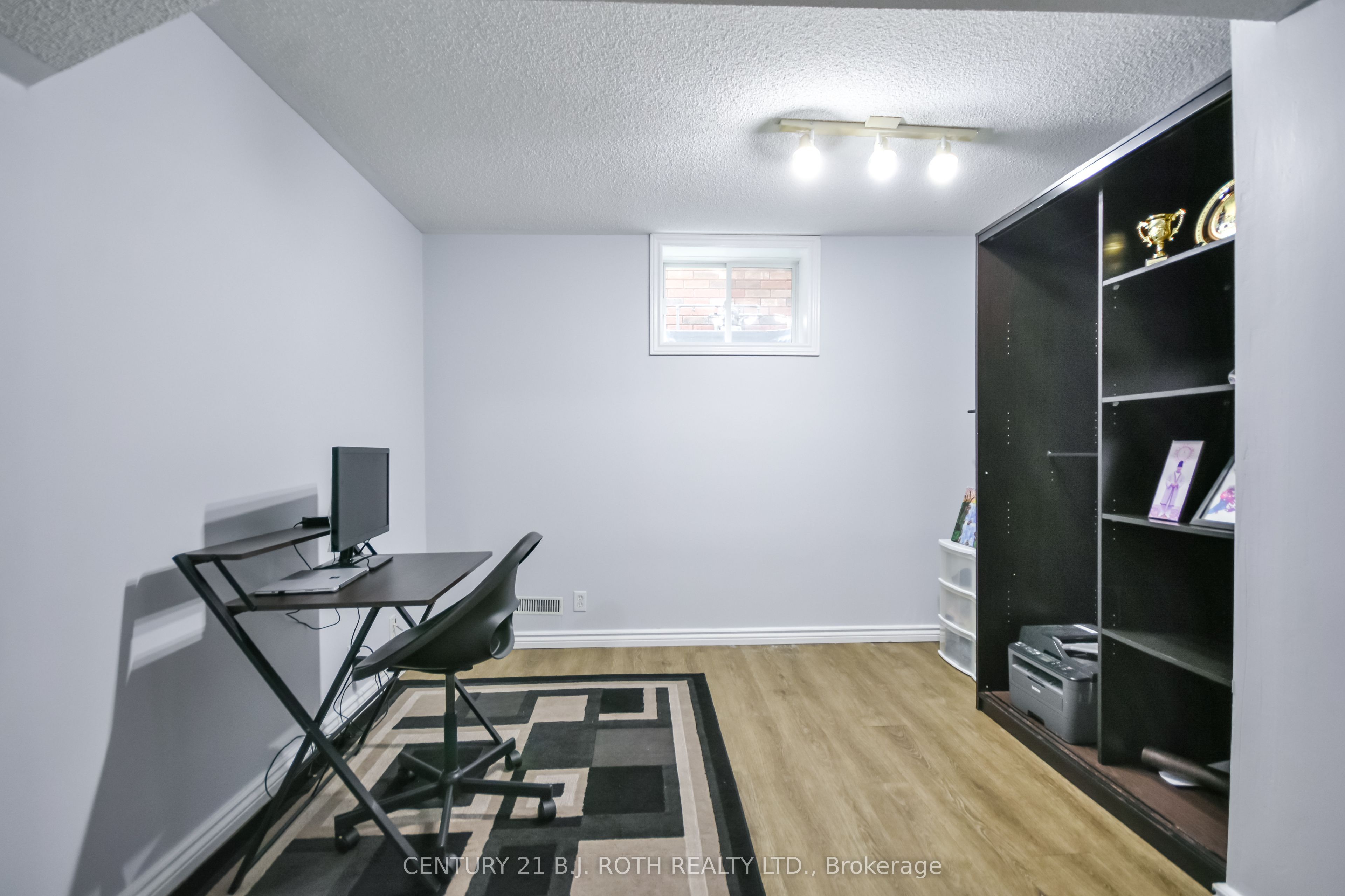 17 Crompton Drive Property Photo 32