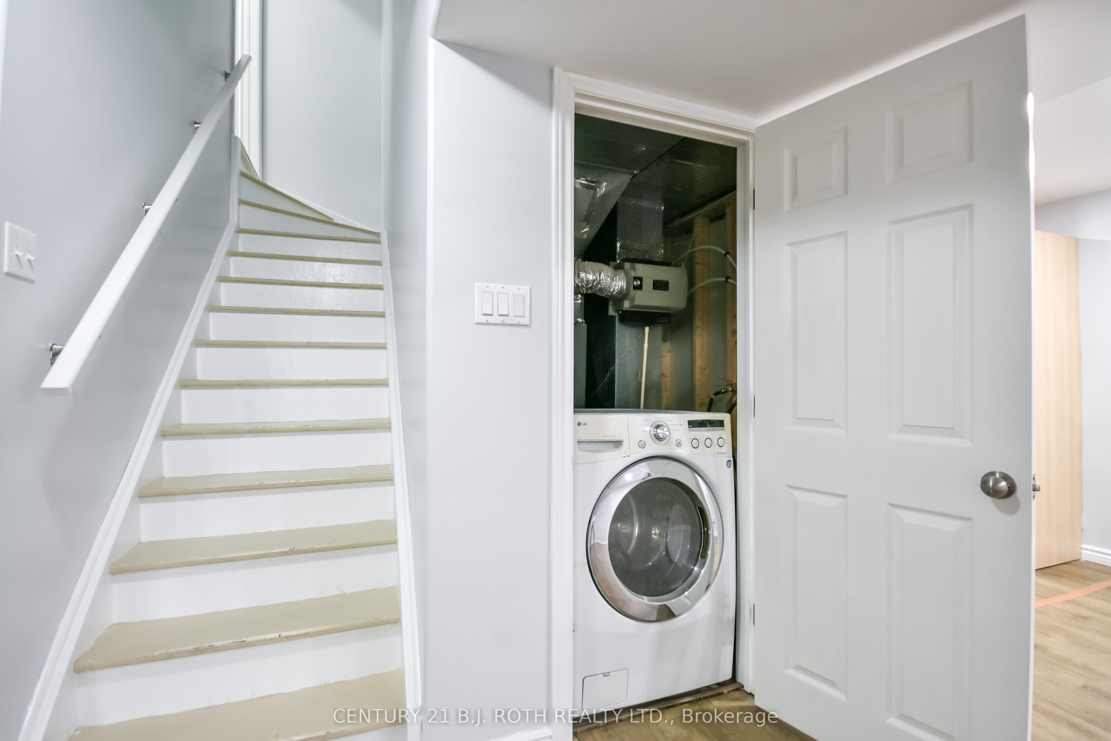 17 Crompton Drive Property Photo 37
