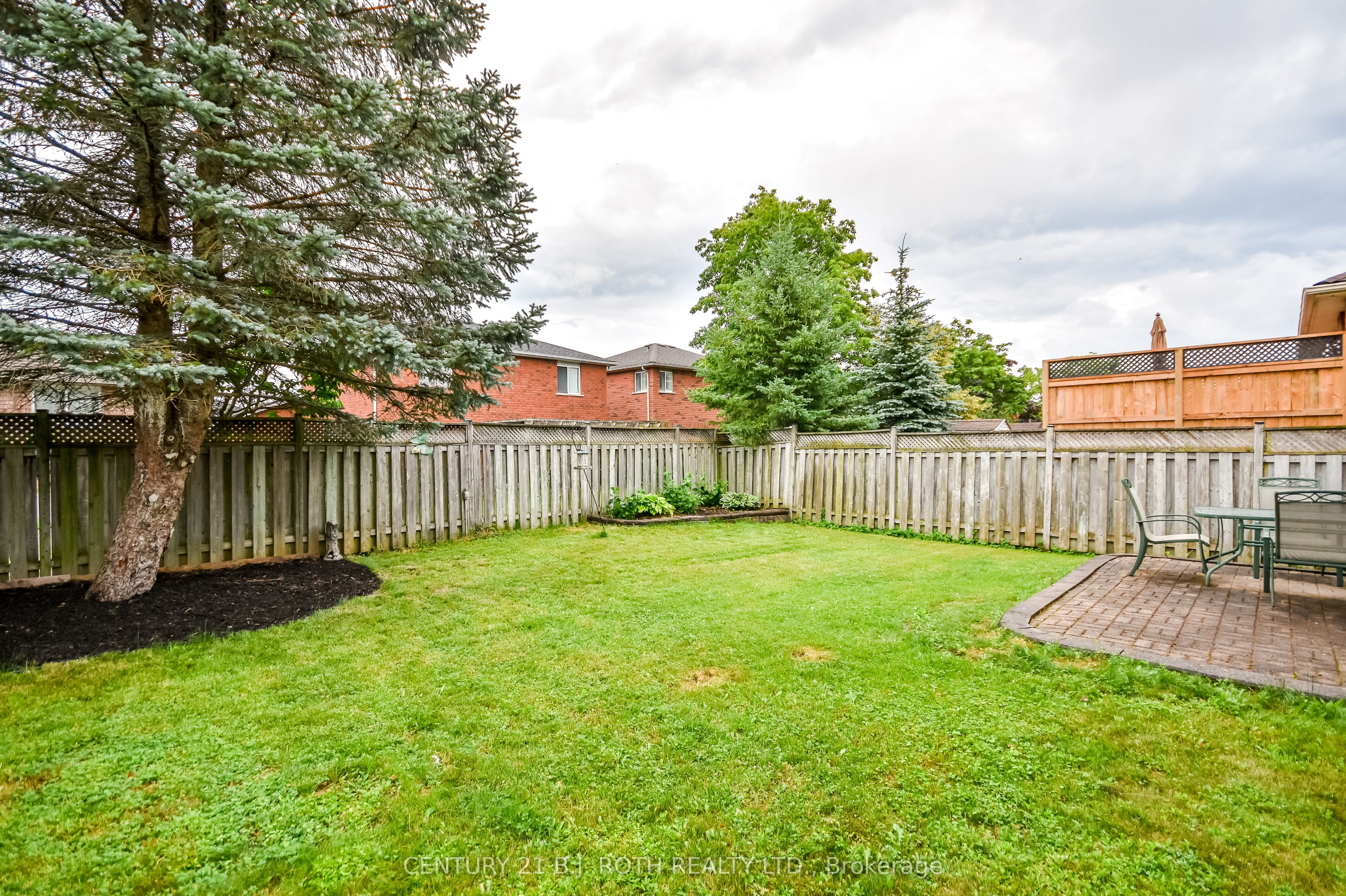 17 Crompton Drive Property Photo 39