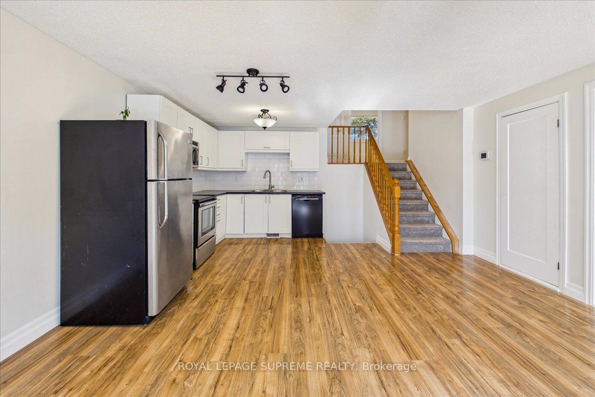 46 Ridgeway Avenue Upper Property Photo 6