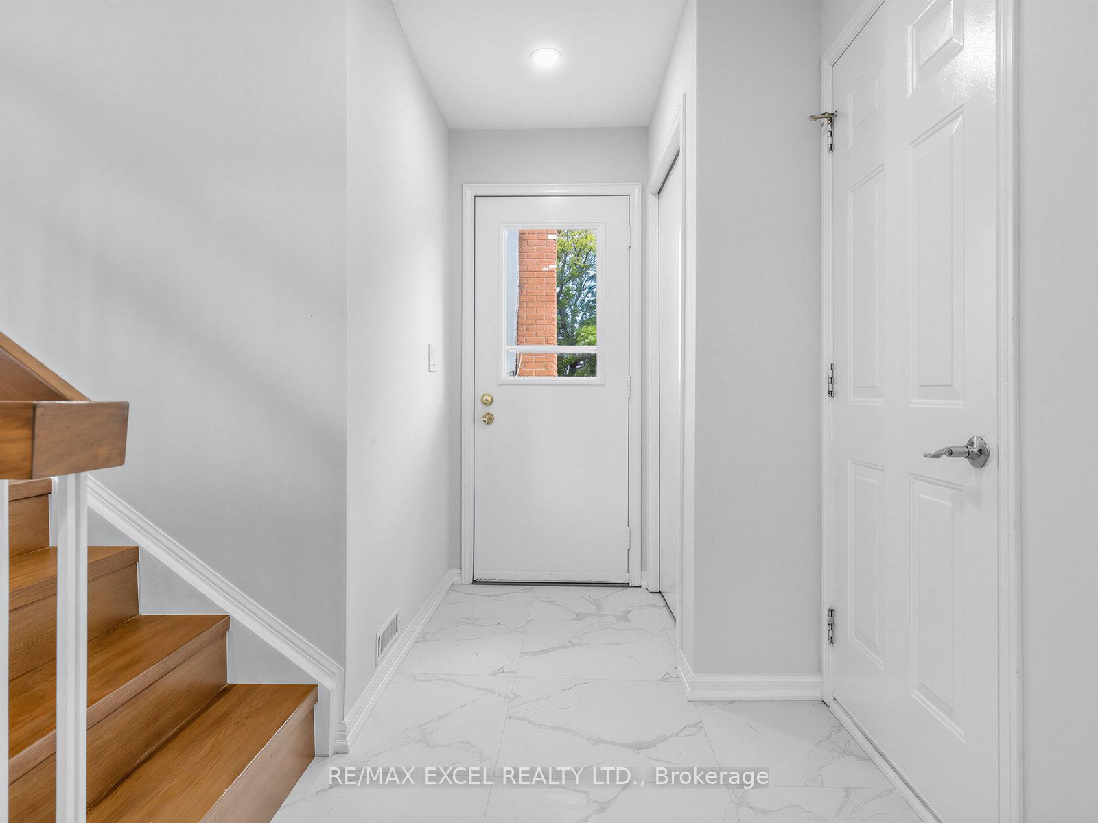 25 Grand Place Property Photo 2