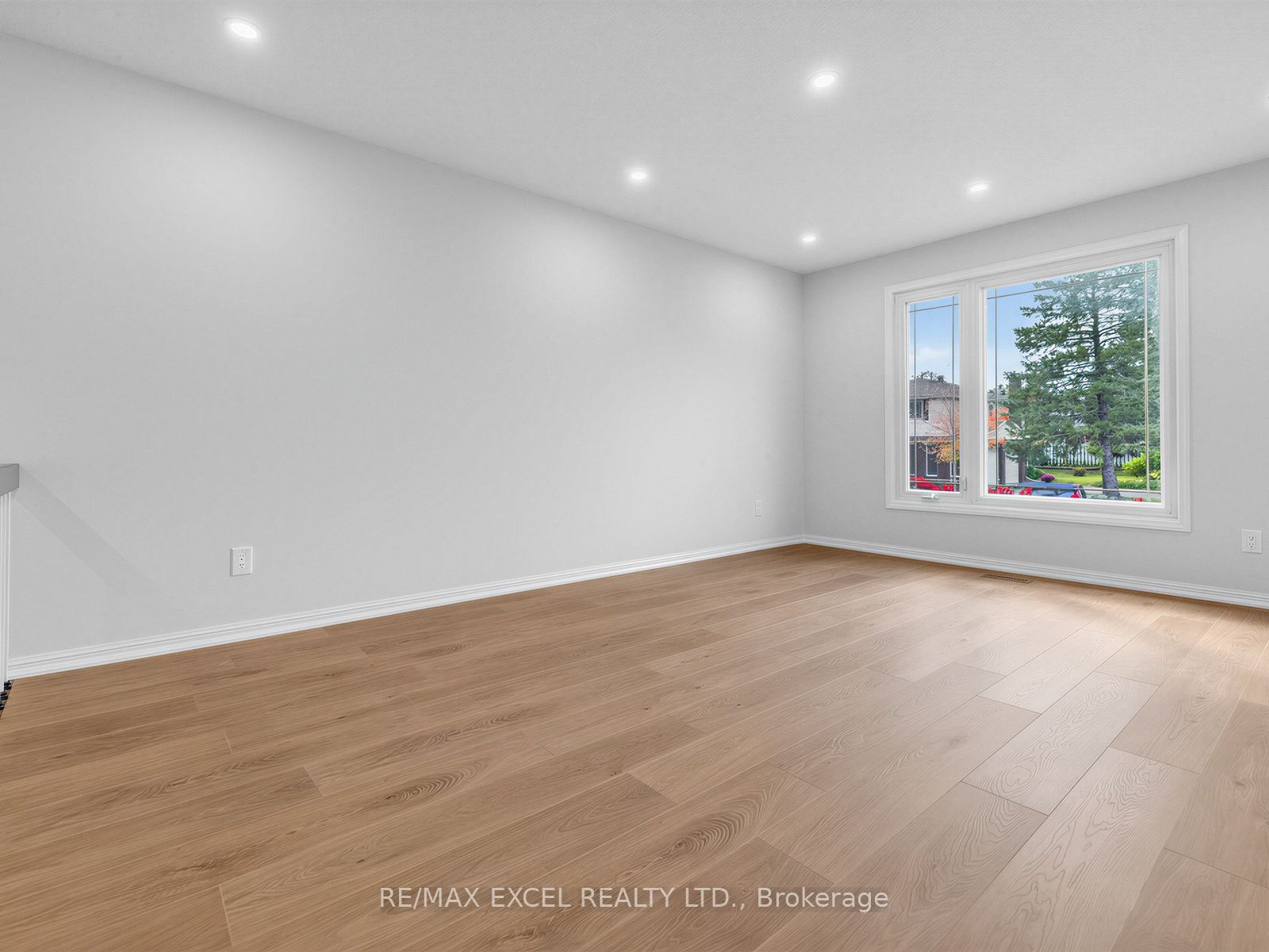 25 Grand Place Property Photo 4