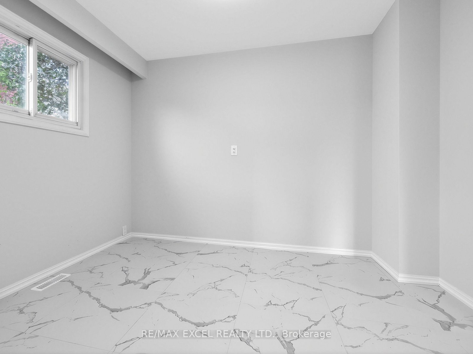 25 Grand Place Property Photo 14