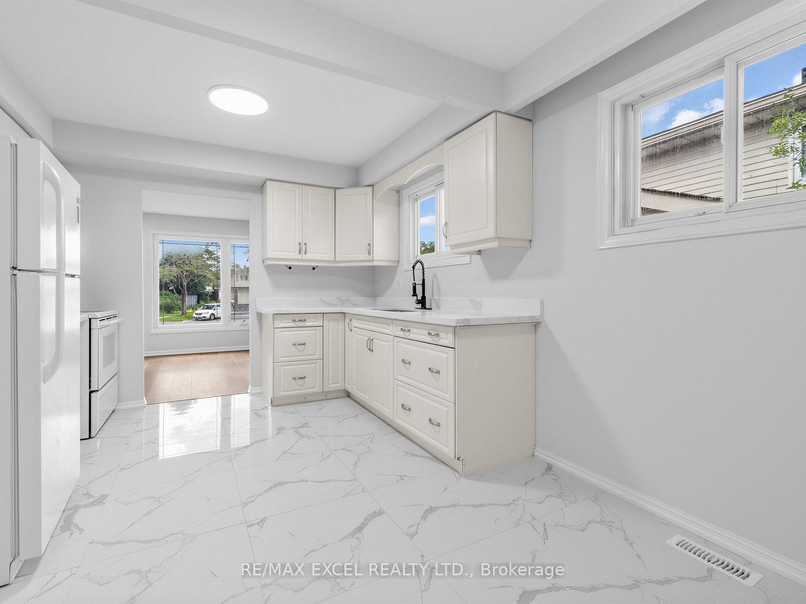 25 Grand Place Property Photo 16