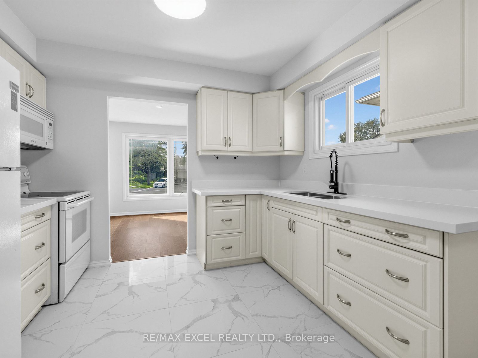 25 Grand Place Property Photo 17