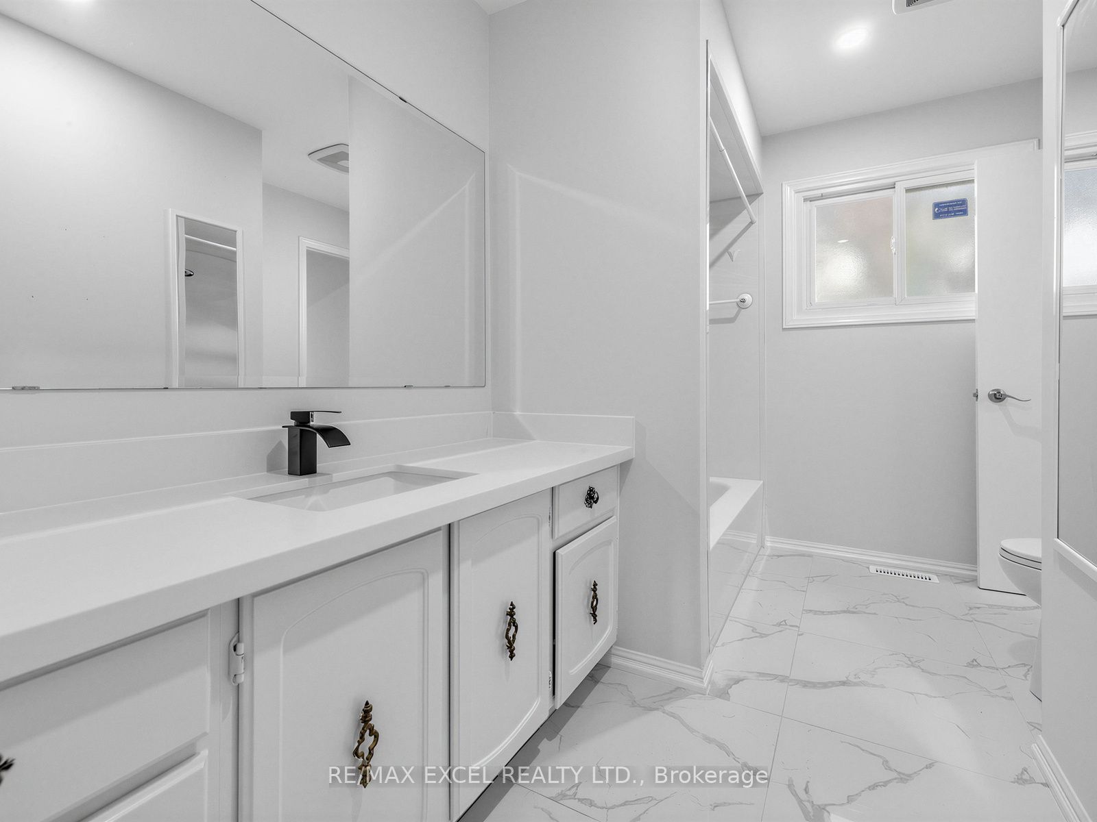 25 Grand Place Property Photo 22